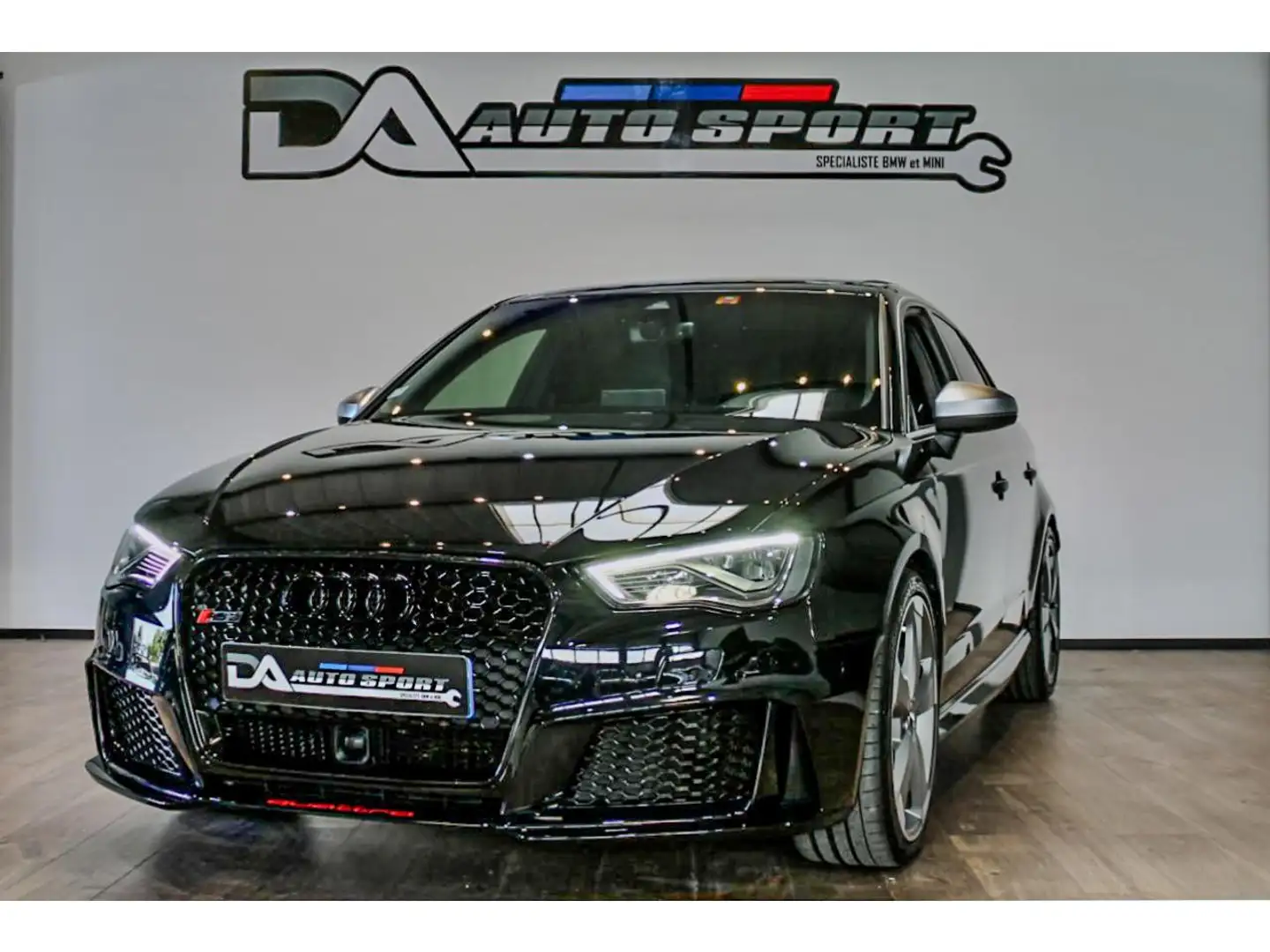 Audi A3 RS3 SportBack Quattro 2.5 TFSI - 367 - BV S-tronic Noir - 1