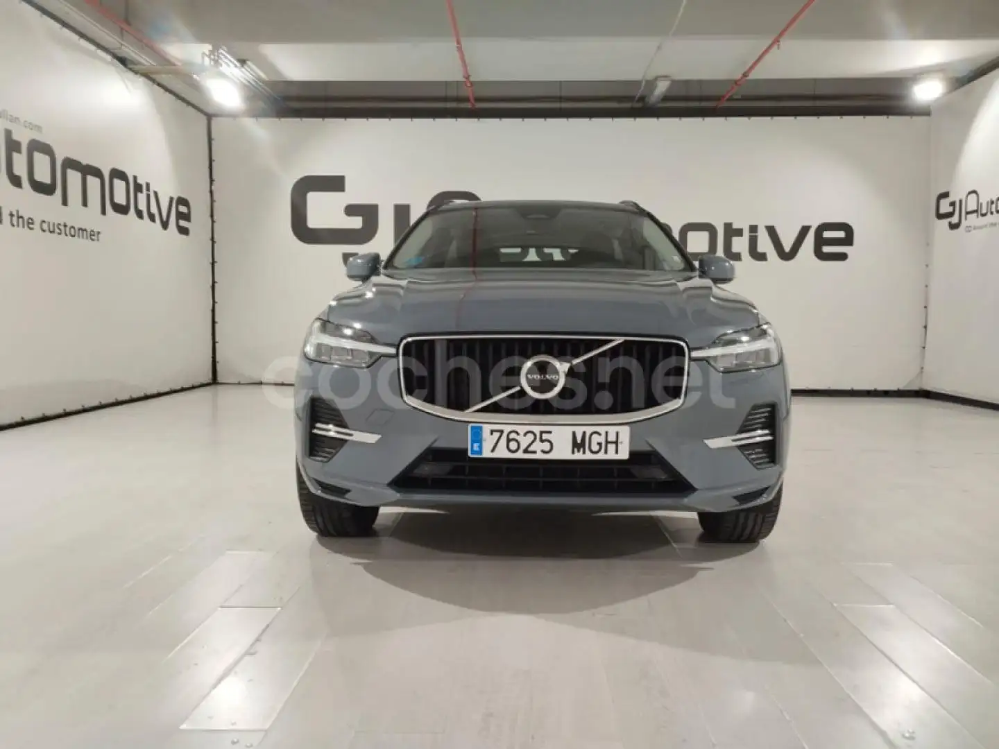Volvo XC60 2.0 B4 G Core Pro Auto Gris - 2