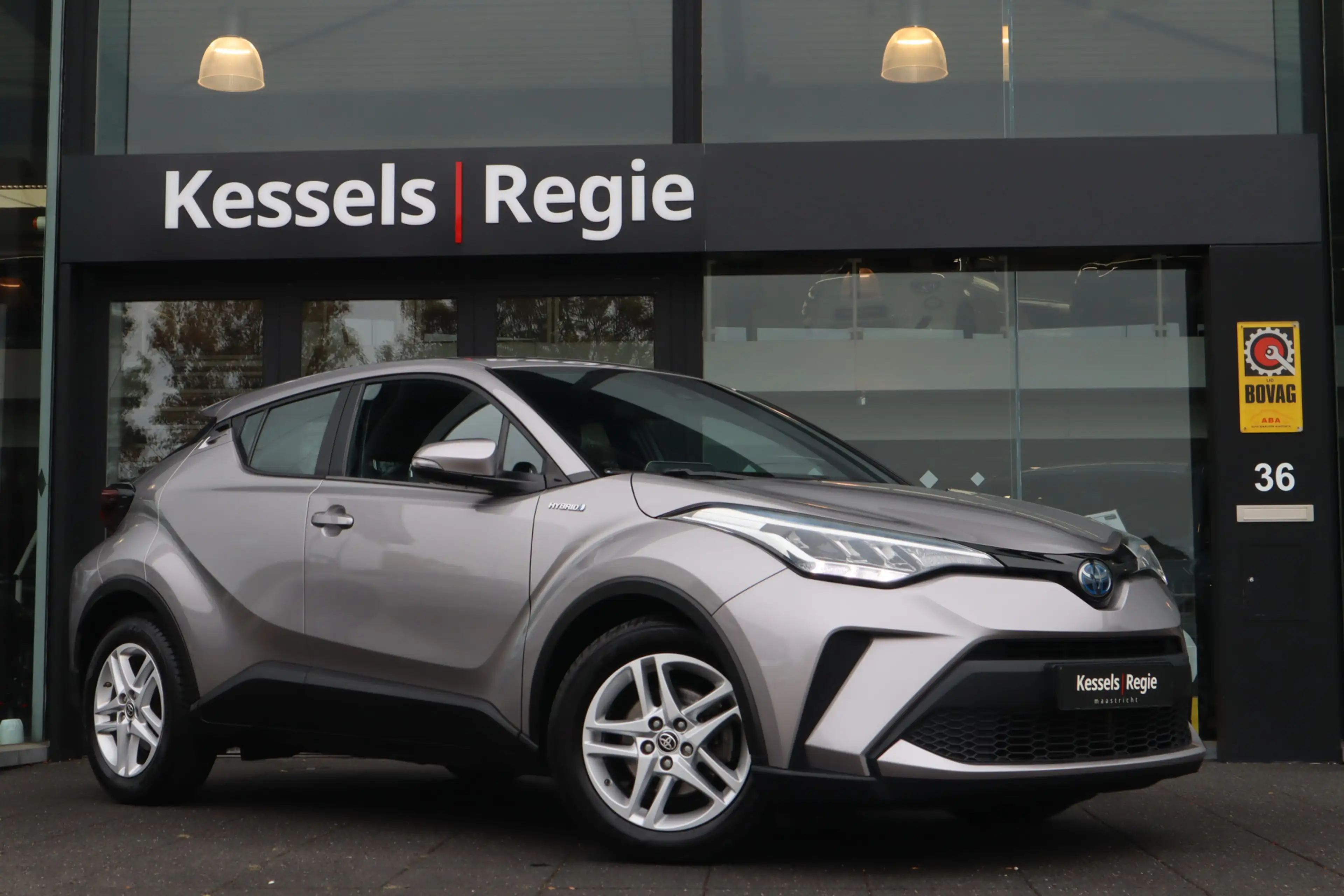 Toyota C-HR 1.8 Hybrid Navi | Camera | Carplay | ACC | 17” | D — photo 2