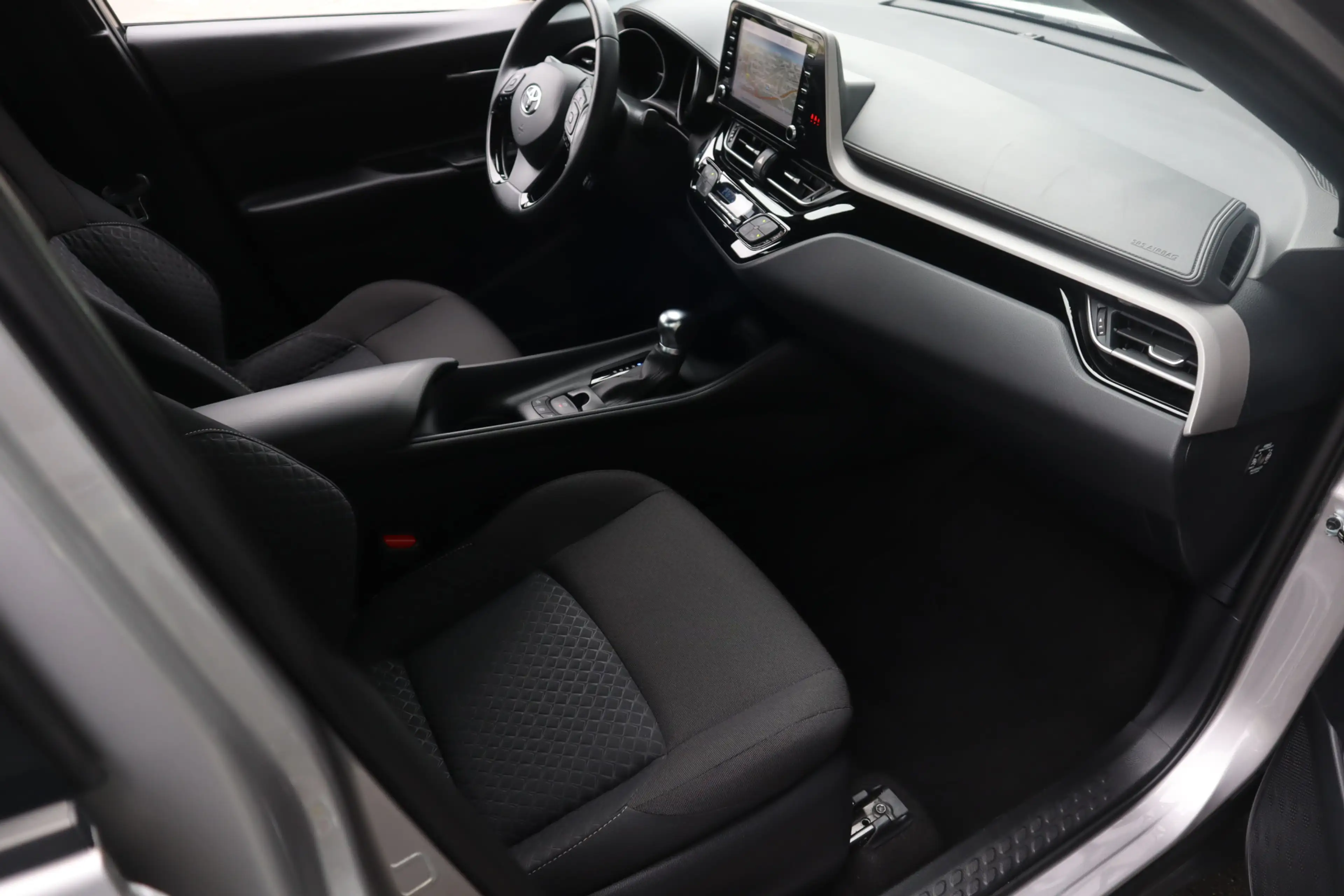 Toyota C-HR 1.8 Hybrid Navi | Camera | Carplay | ACC | 17” | D — photo 5