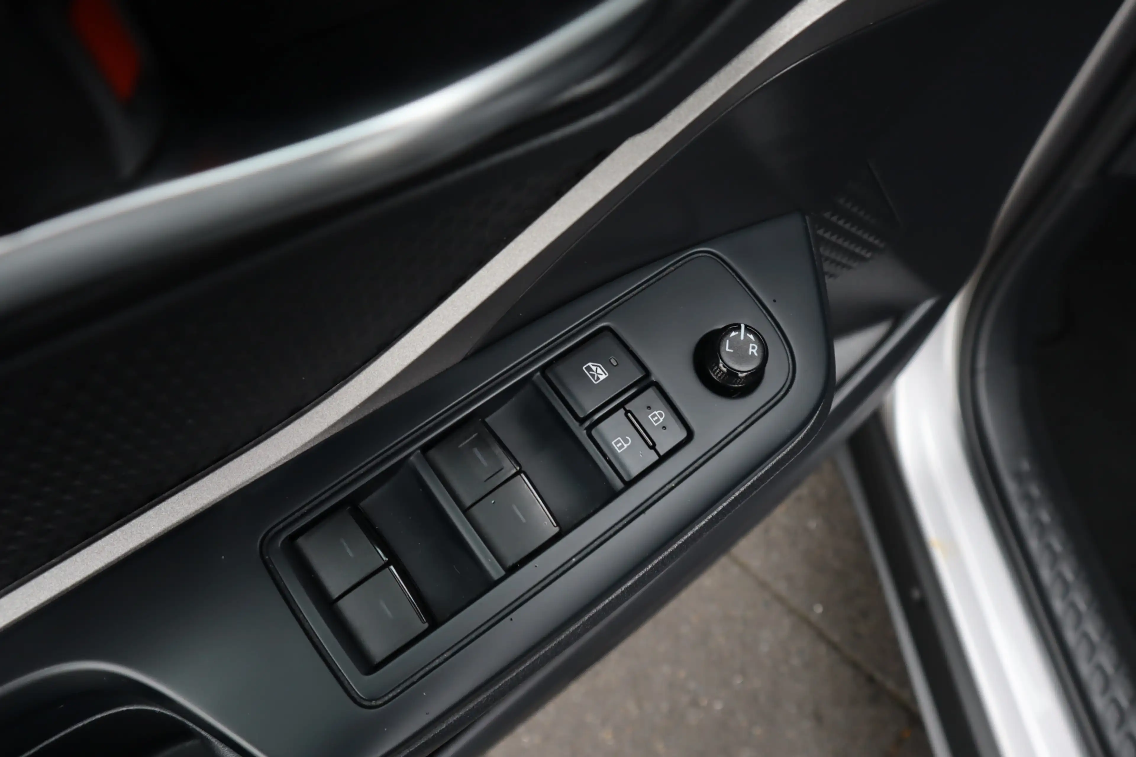 Toyota C-HR 1.8 Hybrid Navi | Camera | Carplay | ACC | 17” | D — photo 29