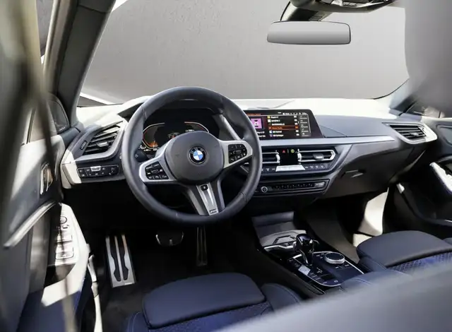 BMW 2 Series view 4