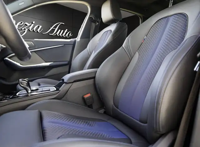 BMW 2 Series view 3