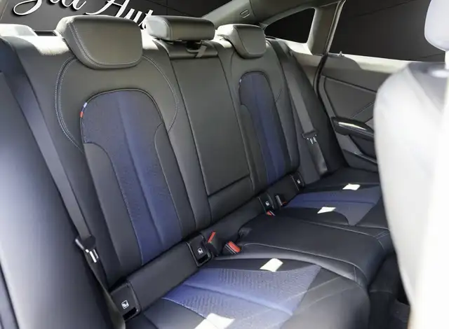 BMW 2 Series view 9