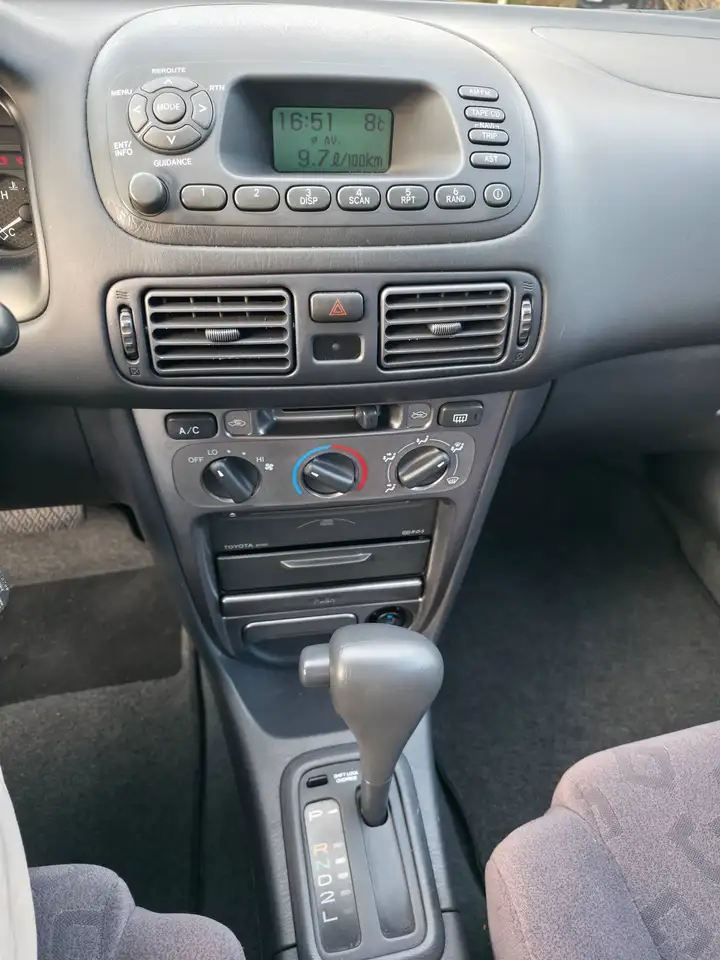 Toyota Corolla E11 1.6 VVT-i linea sol Liftback Automatik HU/AU 07/28, foto 7