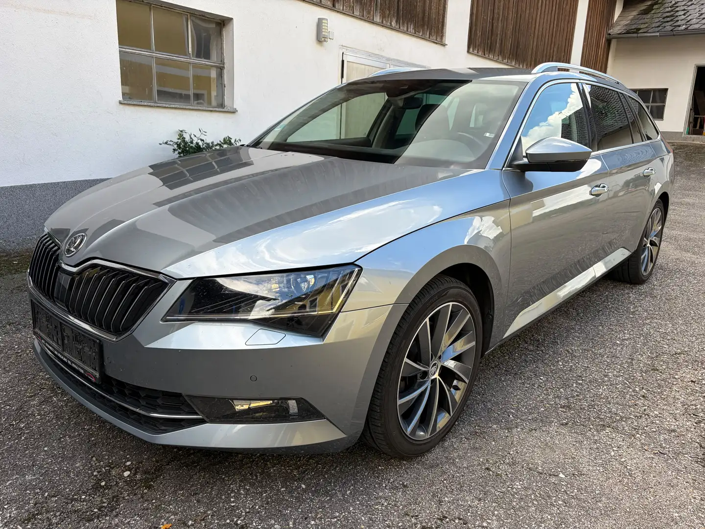 Skoda Superb Kombi 2,0 TDI Style DSG - 1