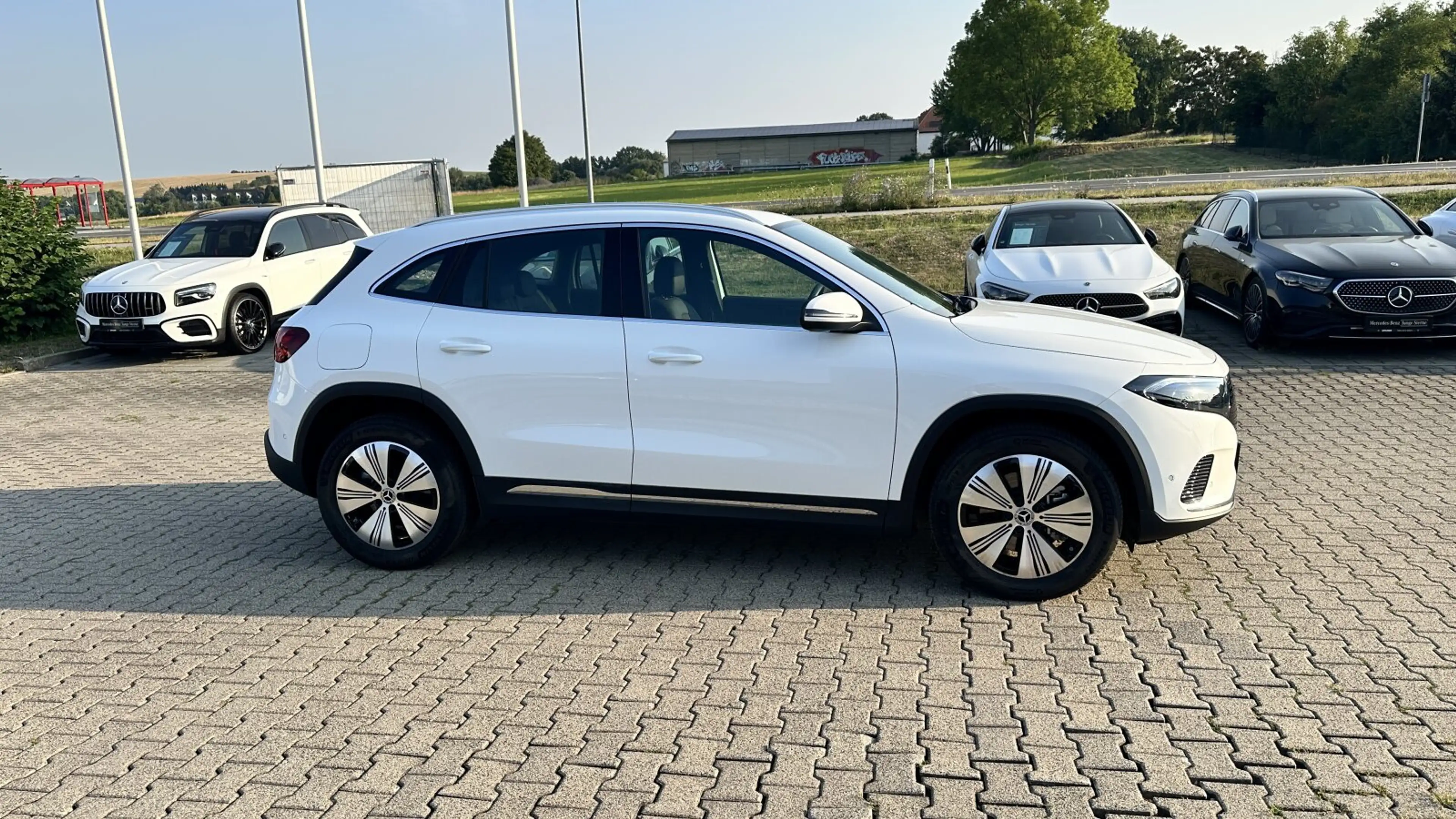 Mercedes-Benz EQA 250 EQA 250+ Progressive+SHZ+Kamera+CarPlay+LED+Totw — photo 4