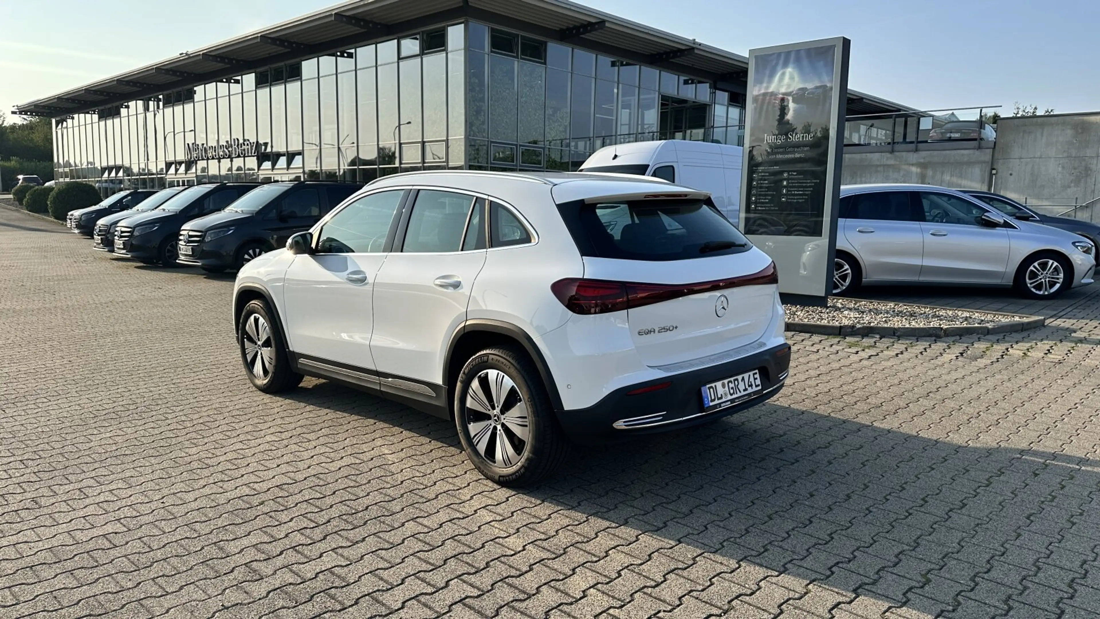 Mercedes-Benz EQA 250 EQA 250+ Progressive+SHZ+Kamera+CarPlay+LED+Totw — photo 7