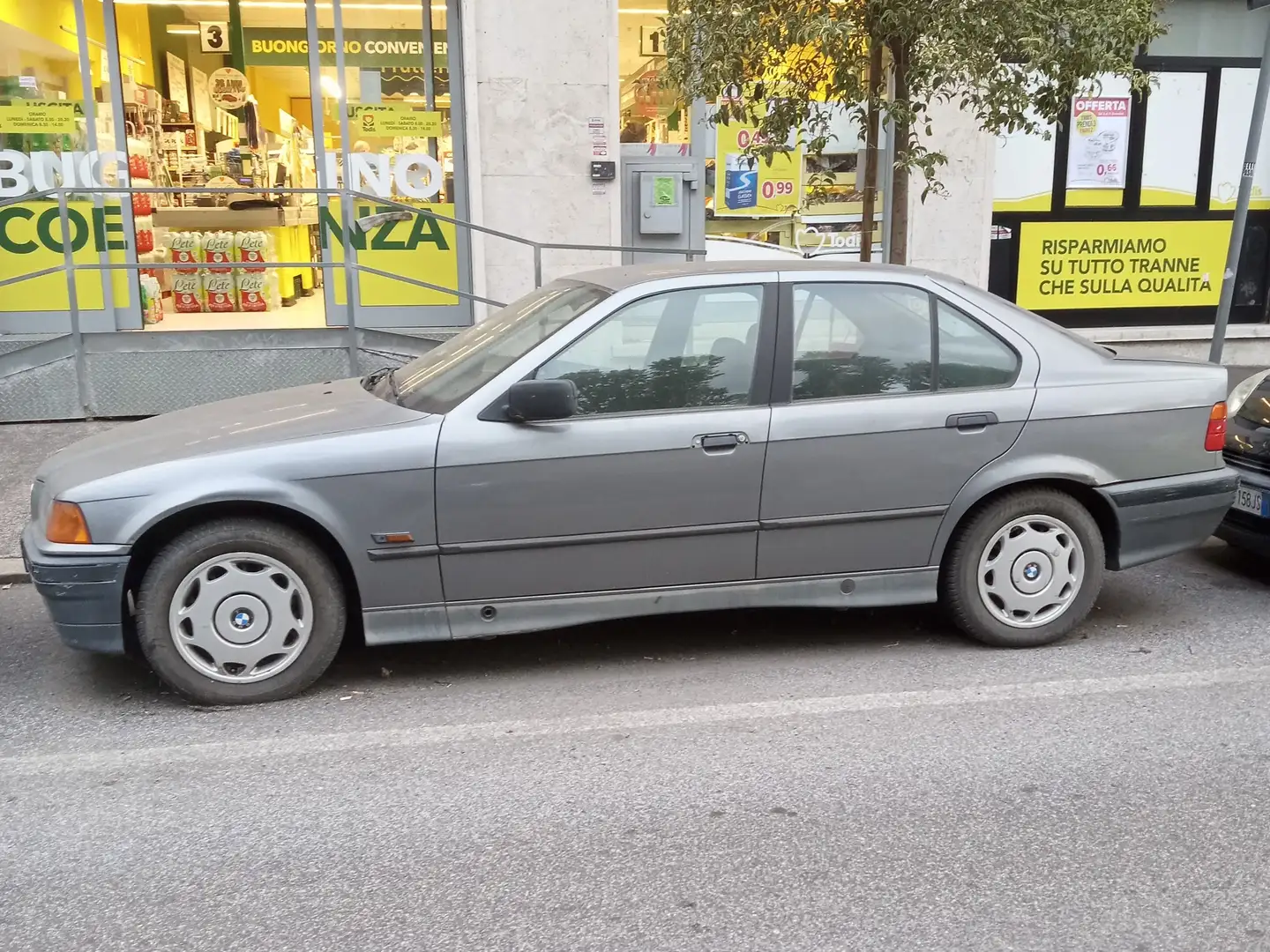 BMW 316 E10 Gri - 1