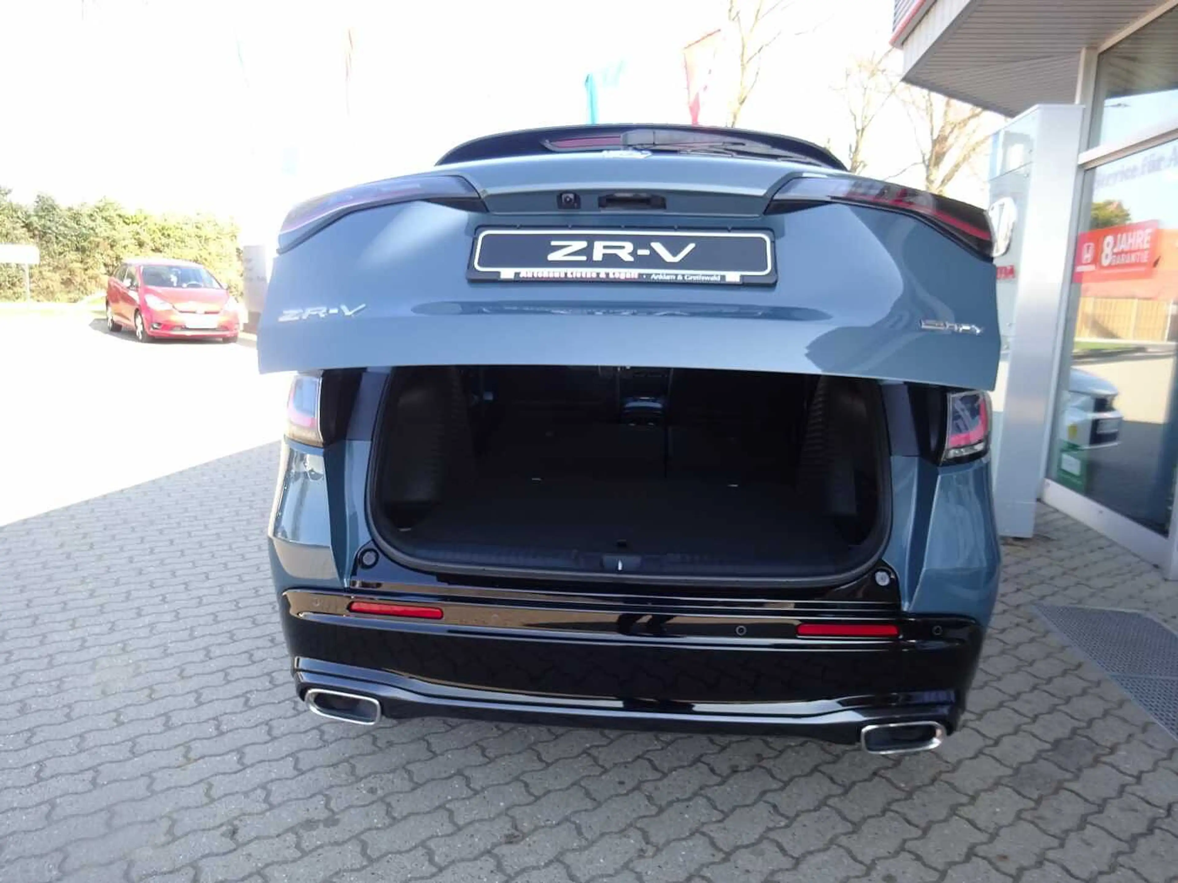 Honda ZR-V Hybrid e:HEV 2.0 i-MMD Sport — photo 11