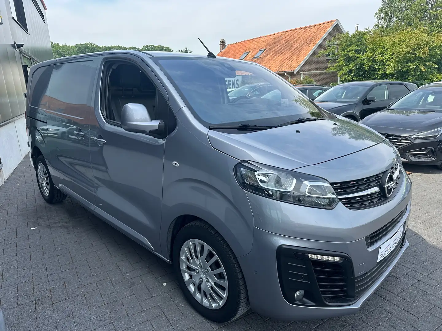 Opel Vivaro 20TDI 150Pk Luxury Pack 60000km Grijs - 2