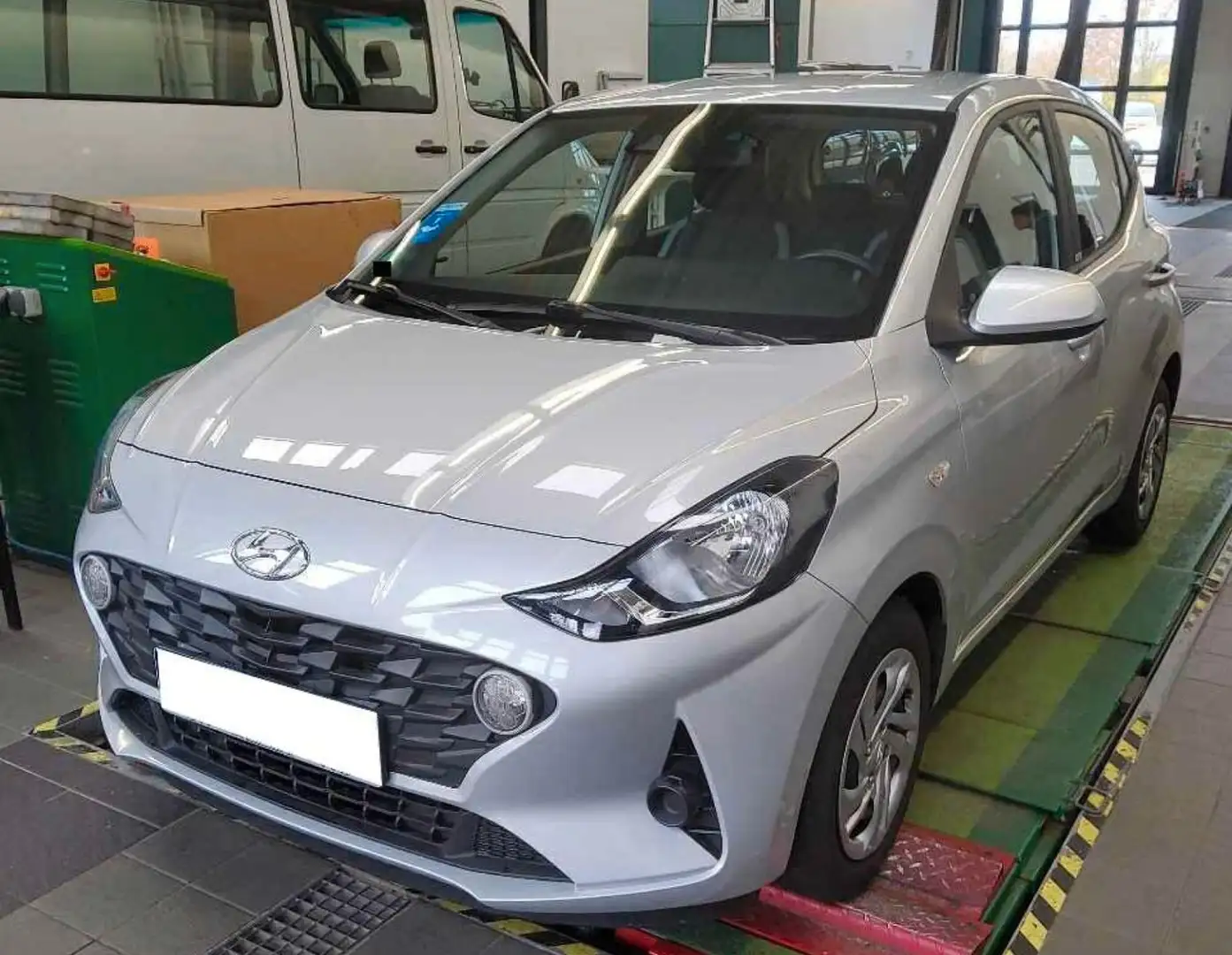 Hyundai i10 Select *Klima*1.Hd*Scheckheft gepflegt* Silber - 1