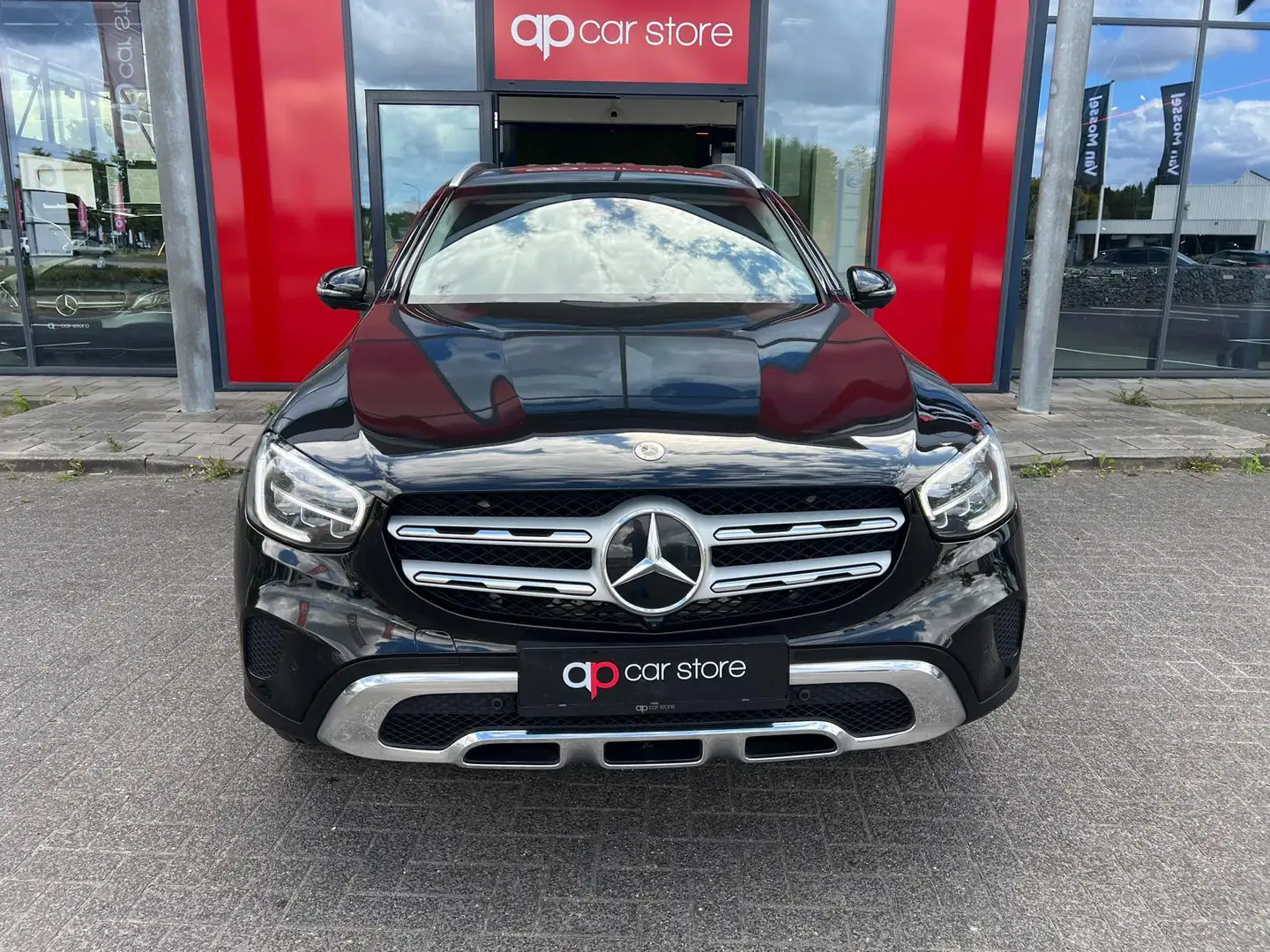 Mercedes-Benz GLC 300 300e 4MATIC Zwart - 2