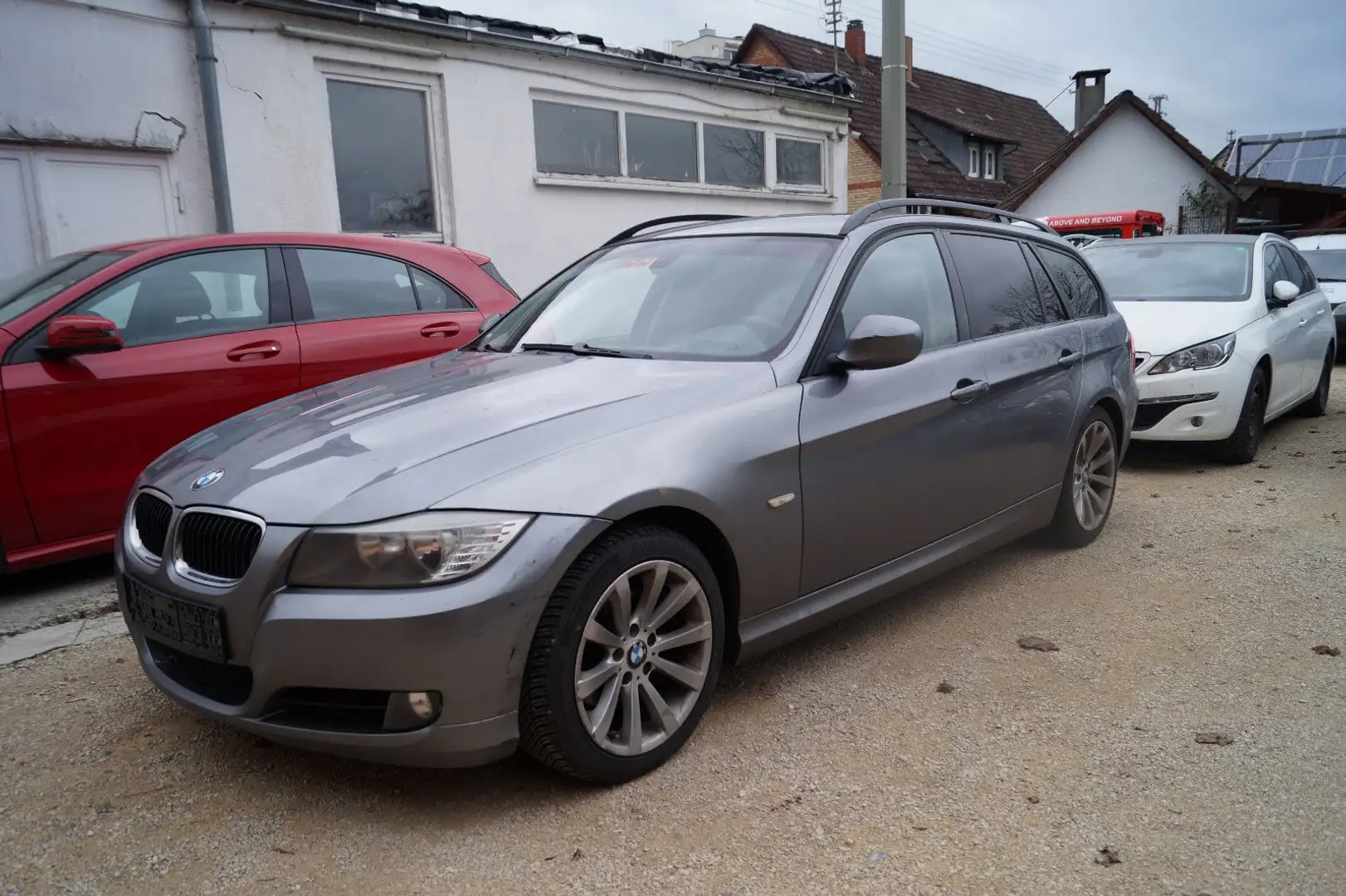 BMW 318 i Klimaautomatik AHK Grau - 1