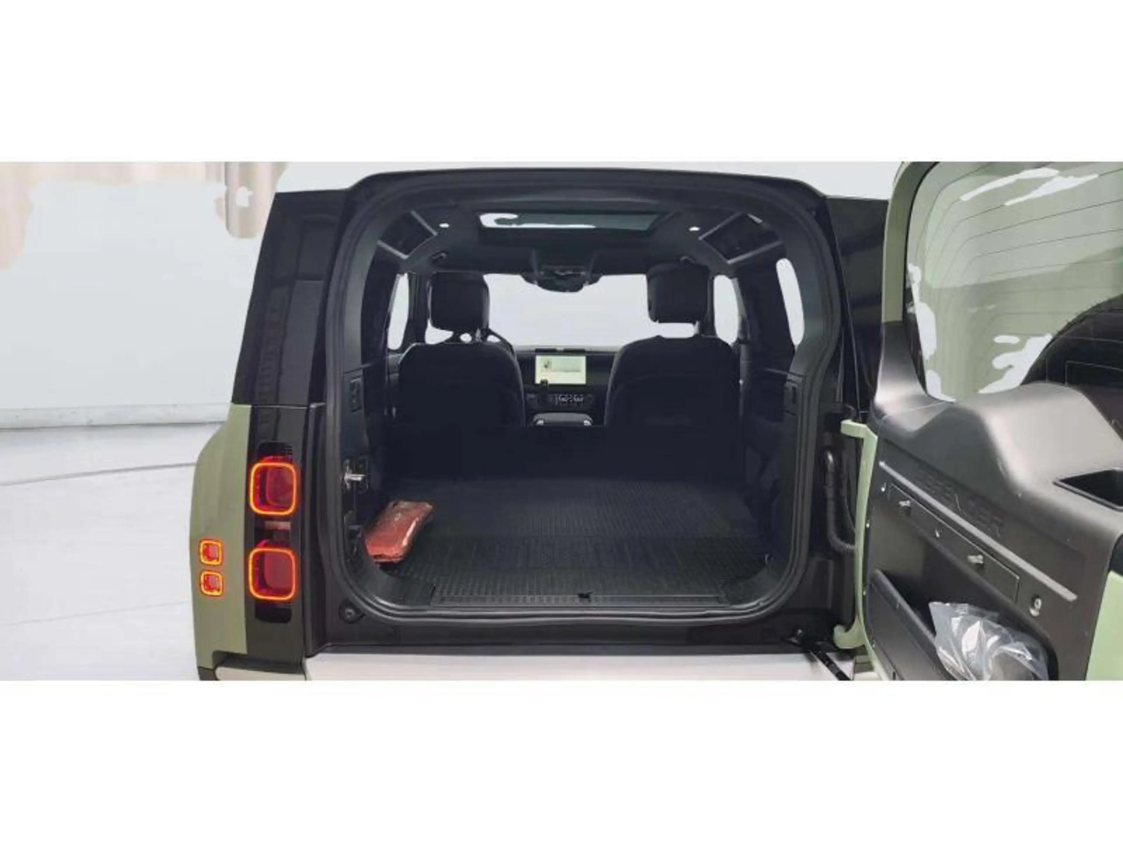 Land Rover Defender P400 AWD Auto 75th Edition — photo 19