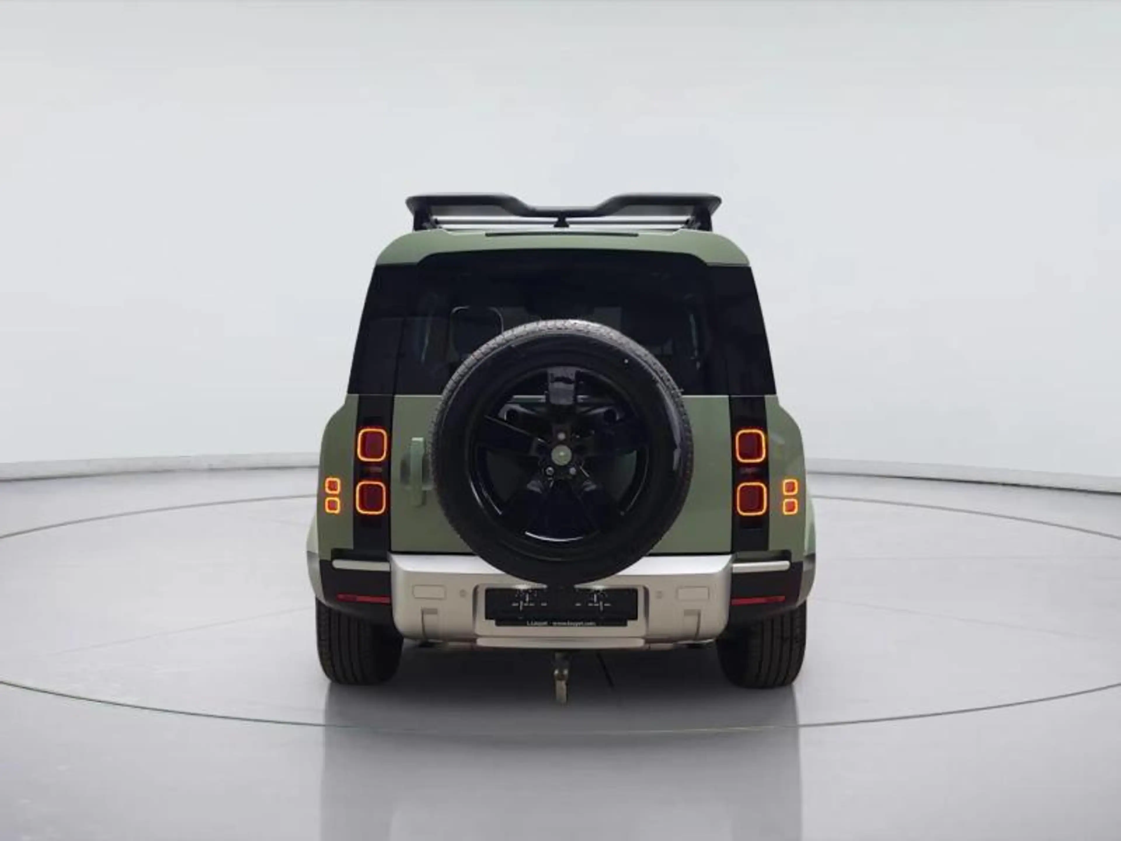 Land Rover Defender P400 AWD Auto 75th Edition — photo 4