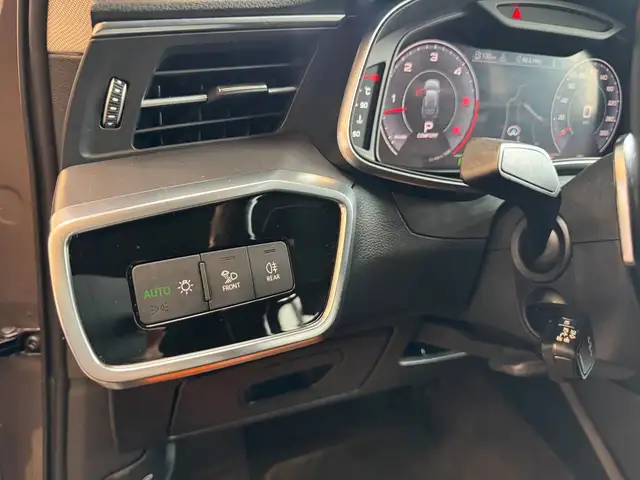 Audi A6 view 11