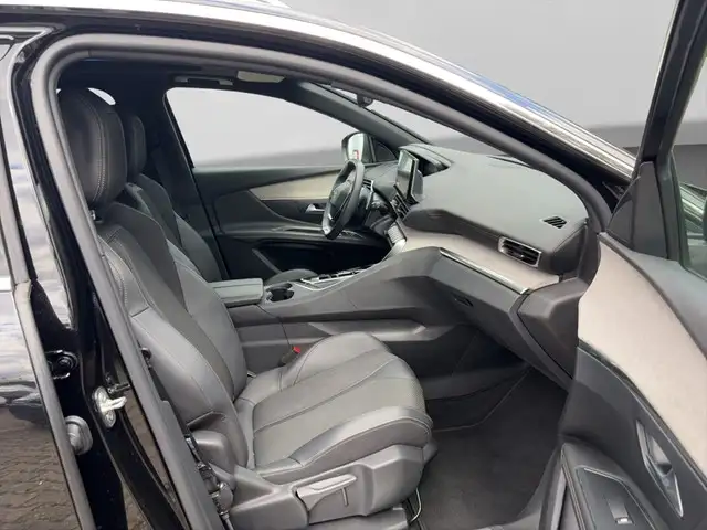 Peugeot 3008 view 9