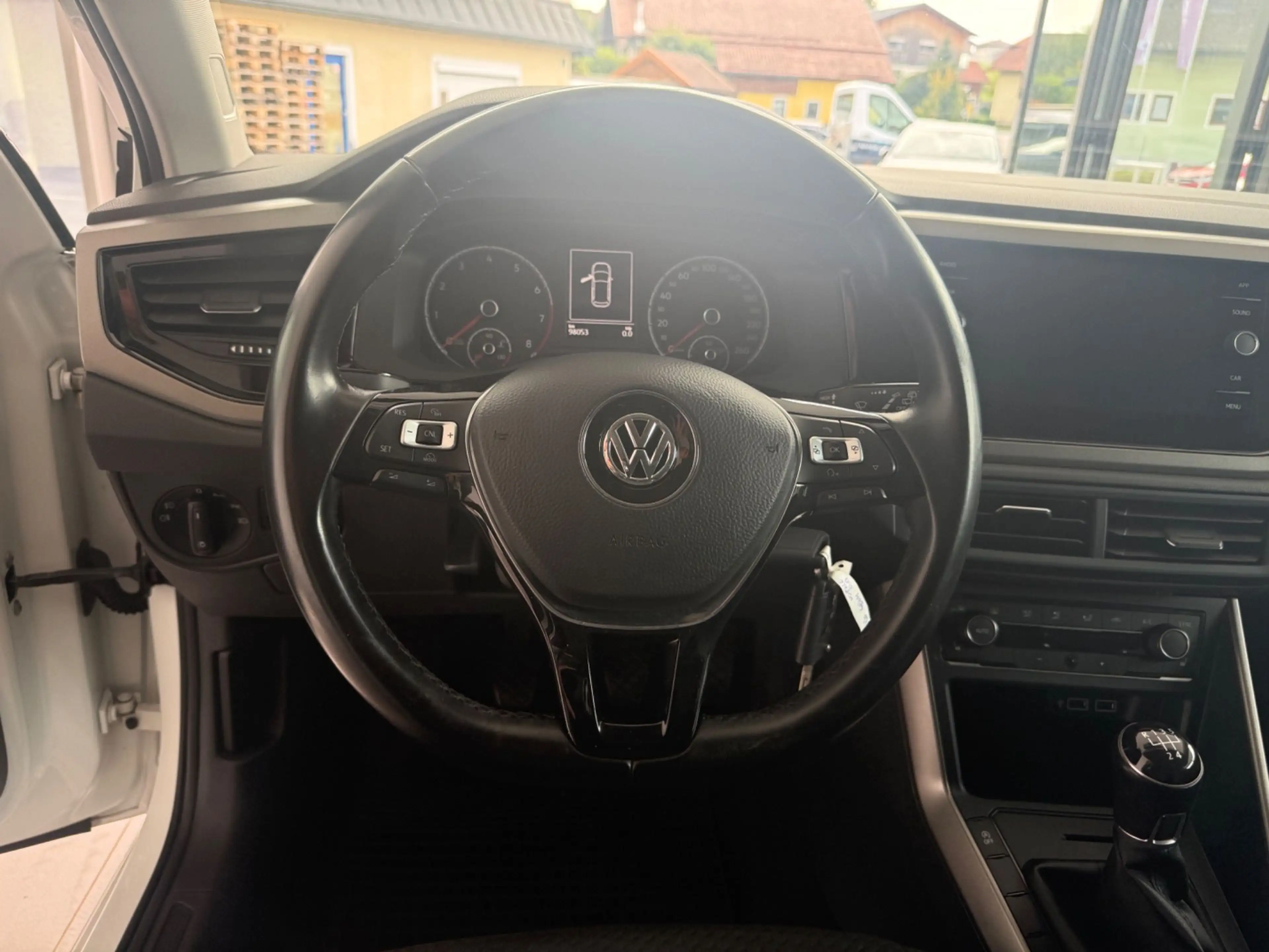 Volkswagen Polo 1.0 Comfortline — photo 11