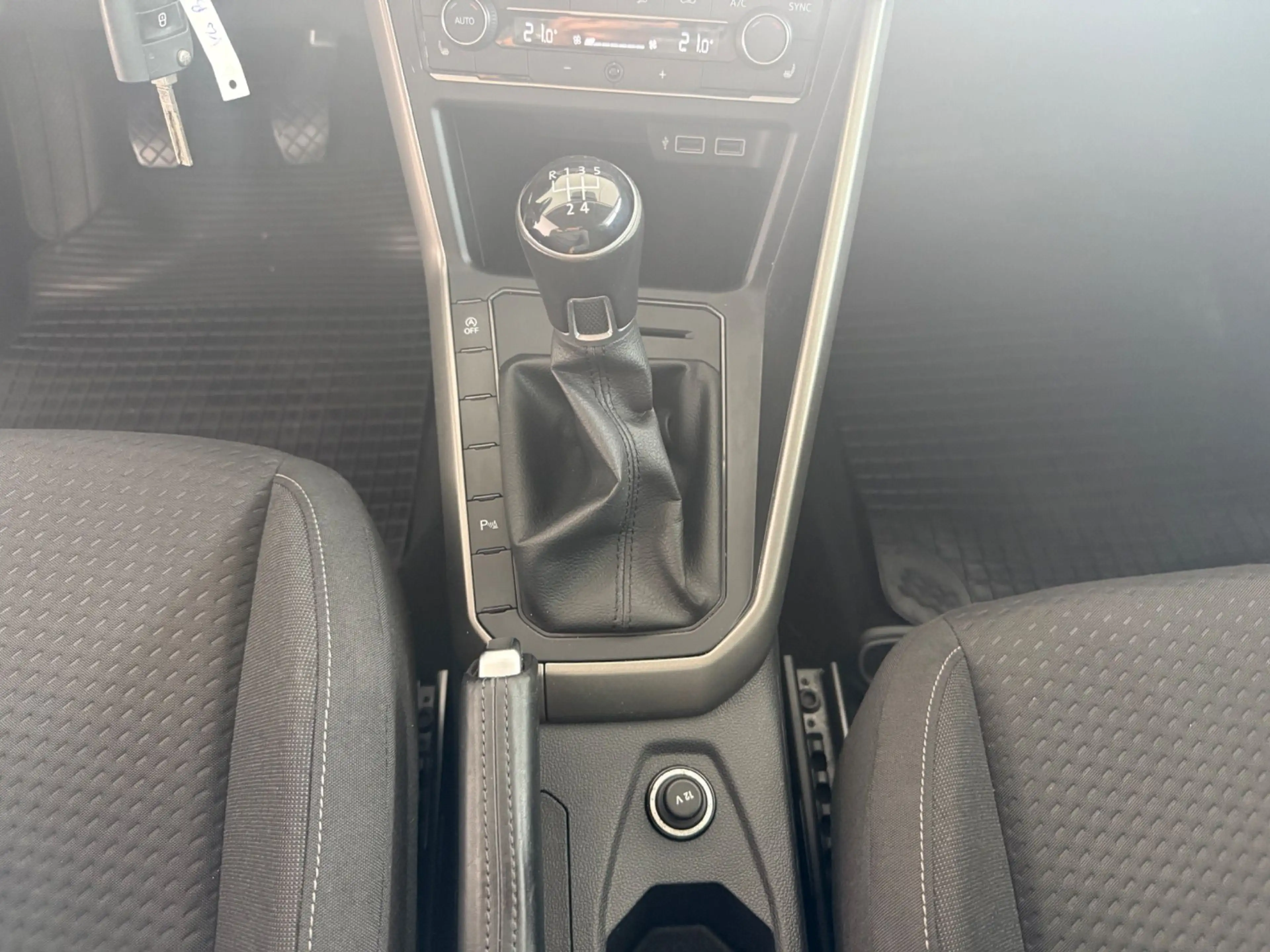 Volkswagen Polo 1.0 Comfortline — photo 14
