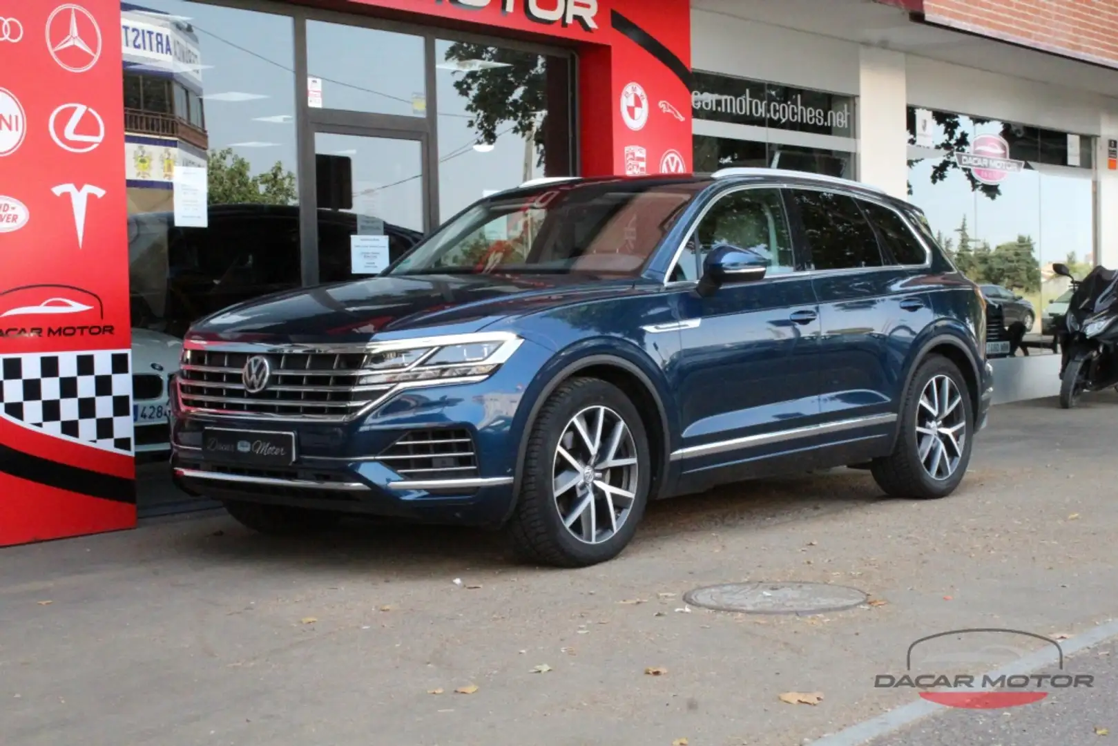 Volkswagen Touareg 3.0TDI V6 R-Line Individual Tip. Atmosphere 4M 210 Blau - 2