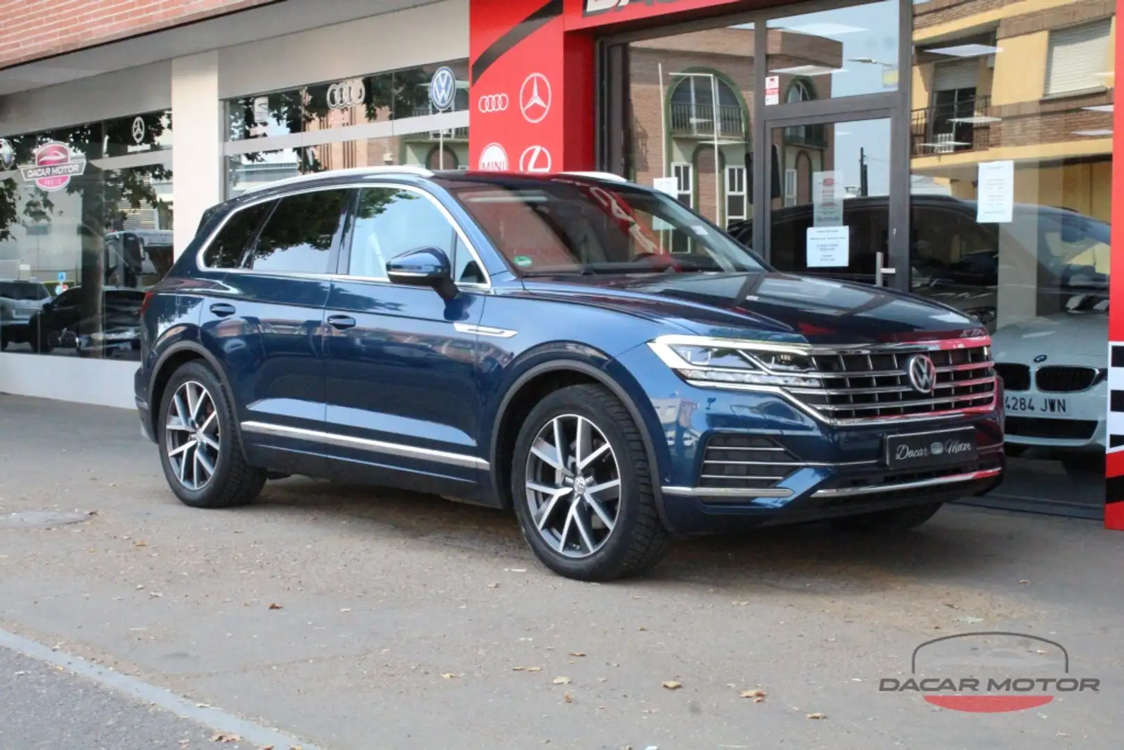 Volkswagen Touareg 3.0TDI V6 R-Line Individual Tip. Atmosphere 4M 210 Blau - 1