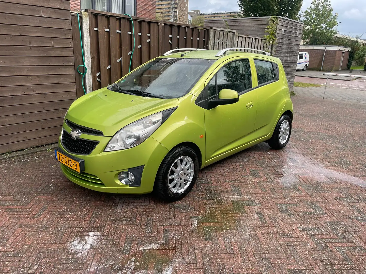 Chevrolet Spark Spark 1.0 16V LS Bi-Fuel Groen - 1