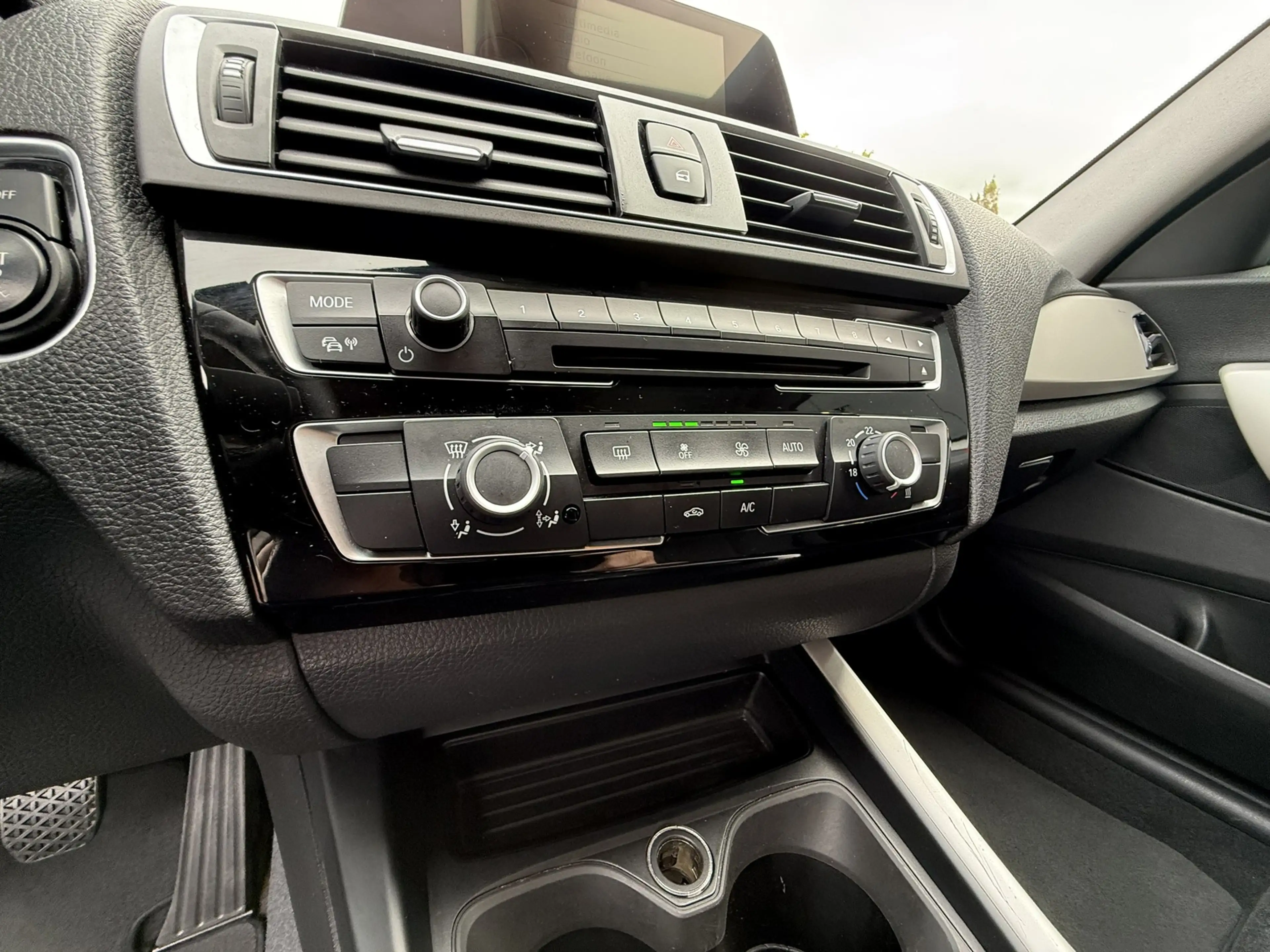 BMW 118 1-serie 118i Corporate Lease Sport | NAVI | AIRCO — photo 12