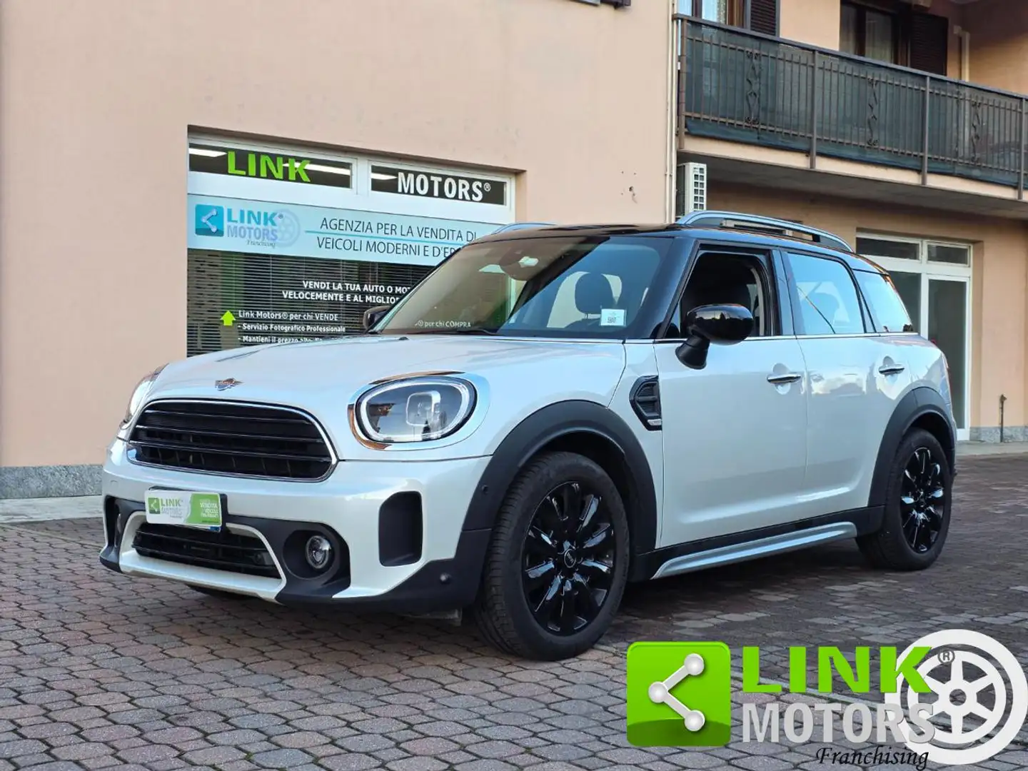 MINI Countryman C 1.5 136 CV Business Full Blanc - 1