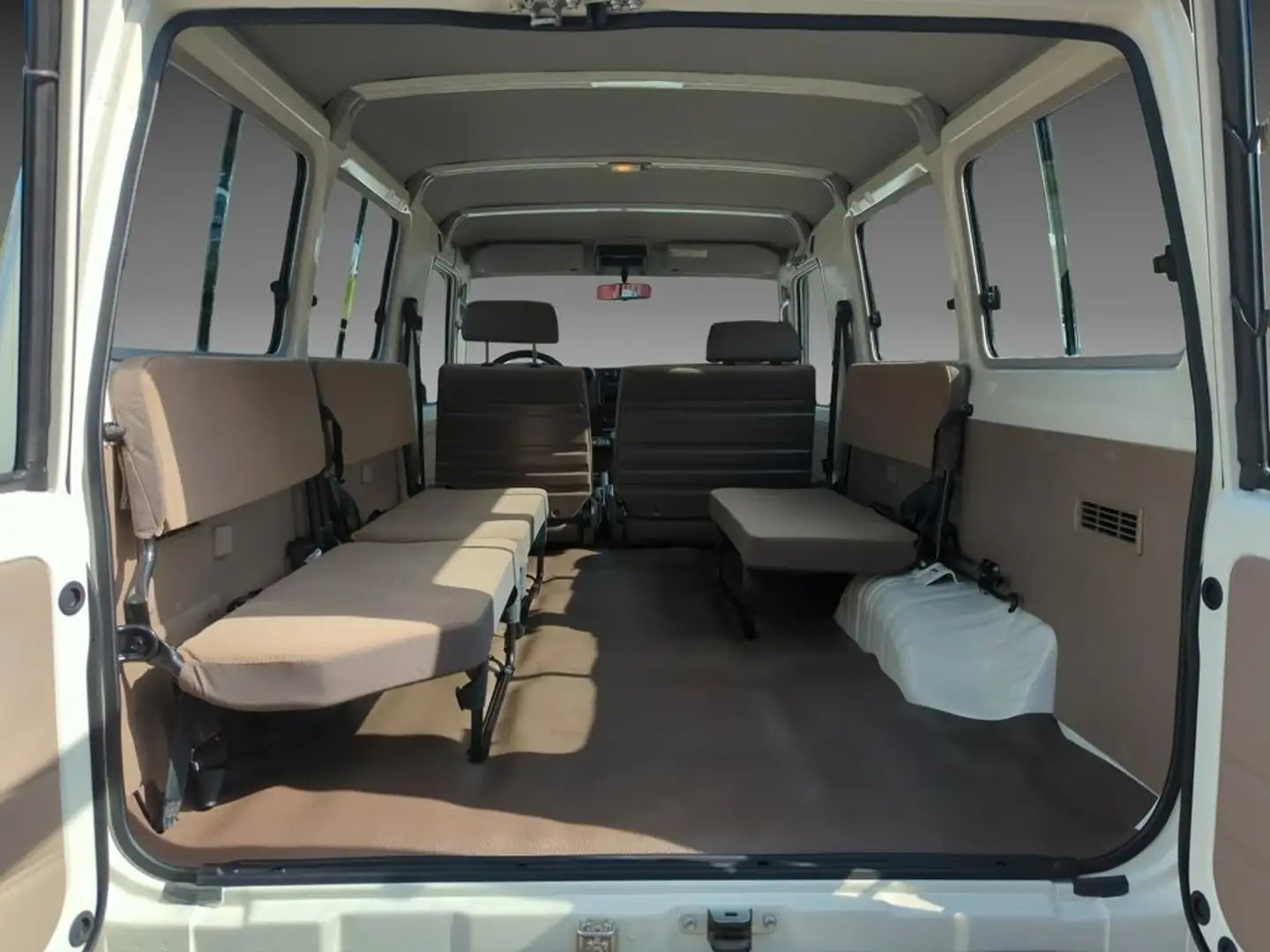 Toyota Land Cruiser Todoterreno Automático de 3 Puertas Bílá - 1