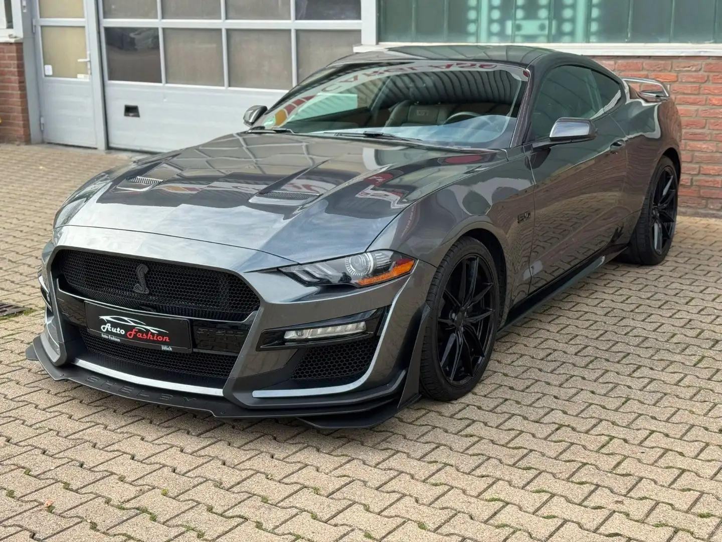 Ford Mustang GT 5,0 V8 Handschaltung Gris - 1