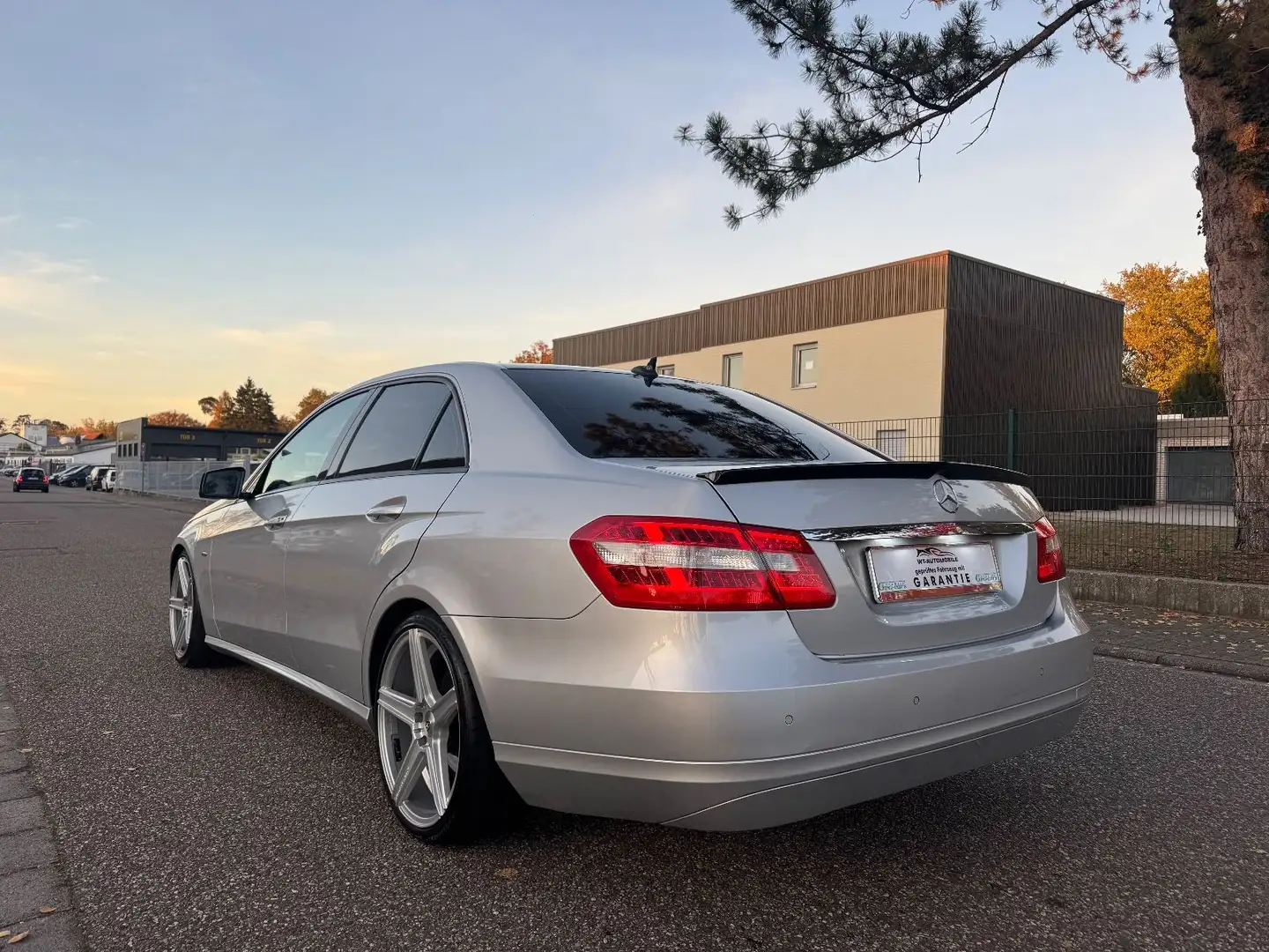 Mercedes-Benz E 220 CD Limousine BlueEfficiency TÜV NEU Garntie Silber - 2