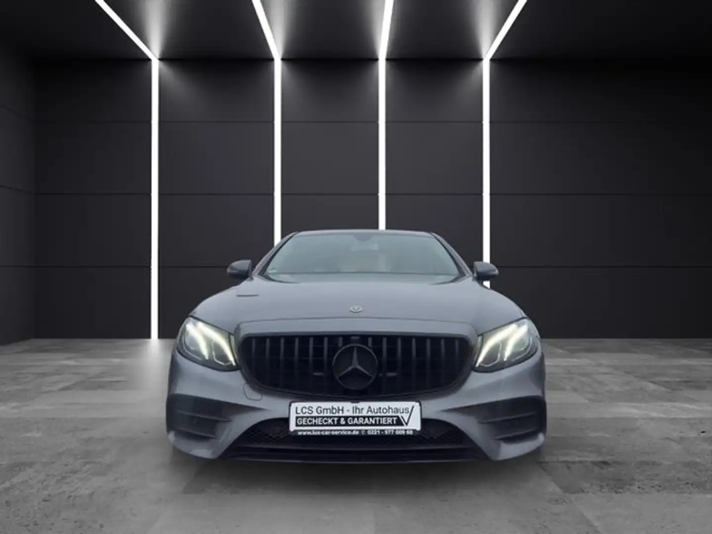 Mercedes-Benz E 200 d Lim. LED T-LEDER NAVI R-KAMERA+++ Grau - 2