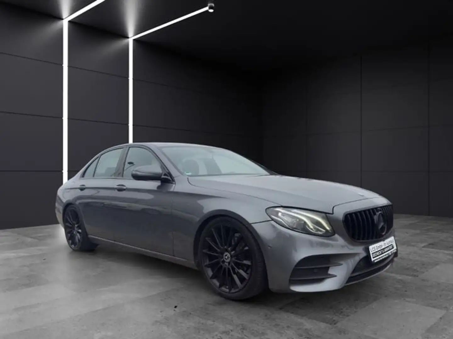 Mercedes-Benz E 200 d Lim. LED T-LEDER NAVI R-KAMERA+++ Grau - 1