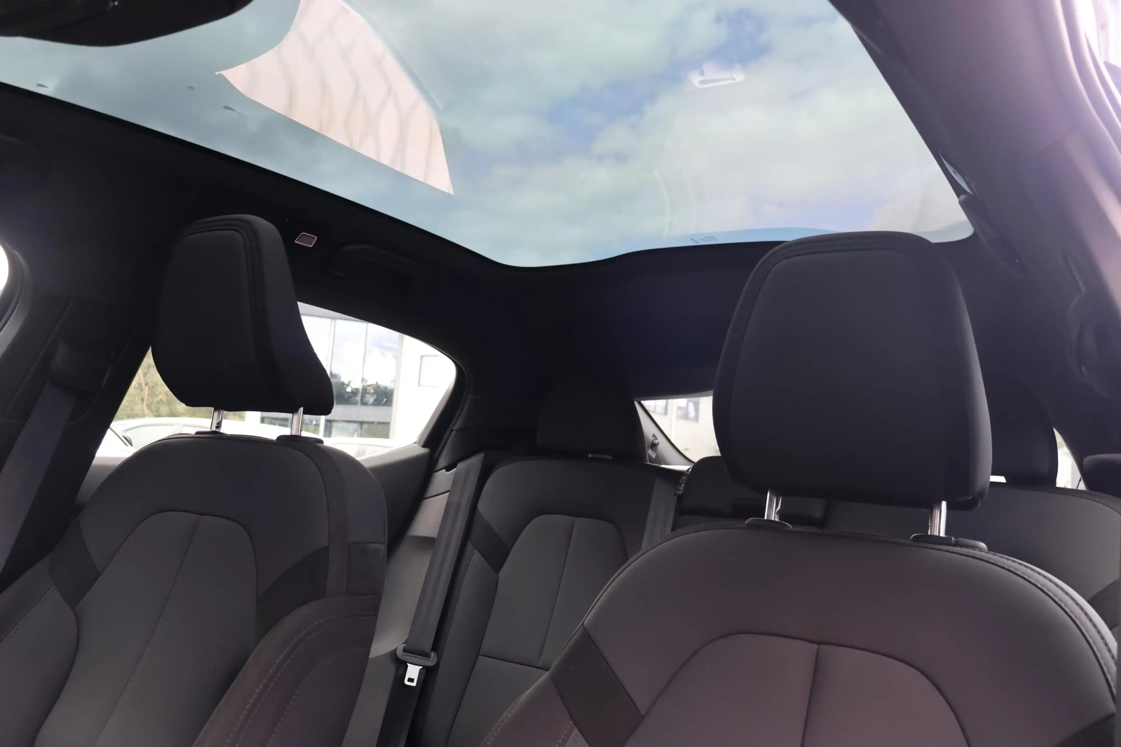 Polestar 2 Long Range Single Motor Plus 82 kWh — photo 12