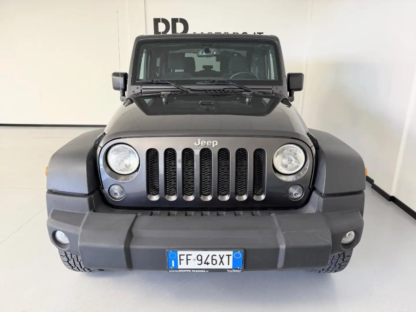 Jeep Wrangler 2.8 CRD DPF Rubicon Auto E6 Grigio - 2