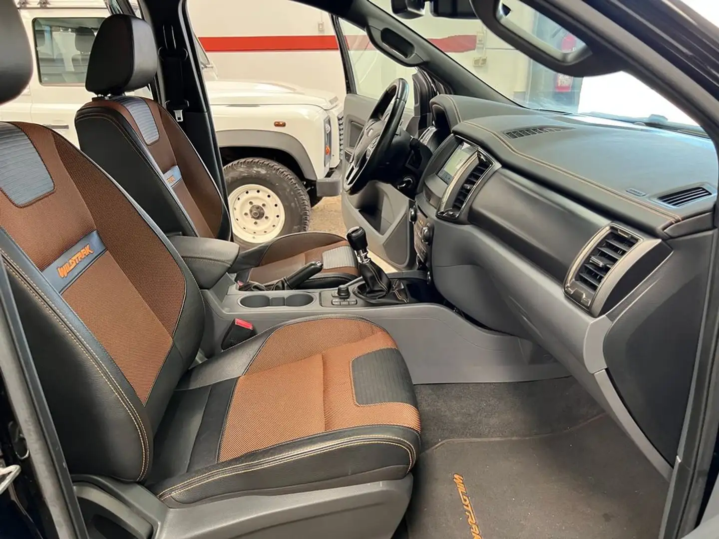 Ford Ranger 3.2 TDCi 147kW 4x4 Dob Cab Wildtrack AT Negro - 2
