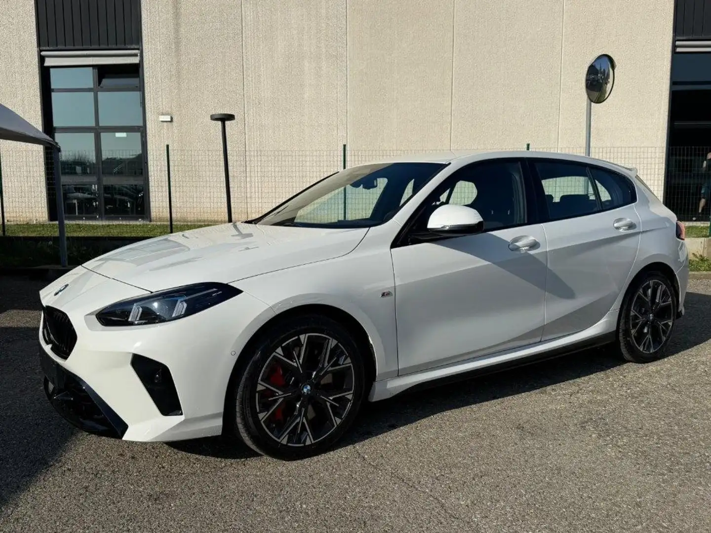 BMW 118 d MSport Pro NAVI - LED - TELEC. POST. - 18 Blanc - 2