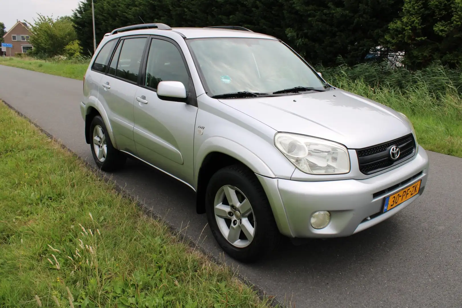 Toyota RAV 4 2.0-16V VVT-i Sol met Climate control 4X4 Grijs - 2