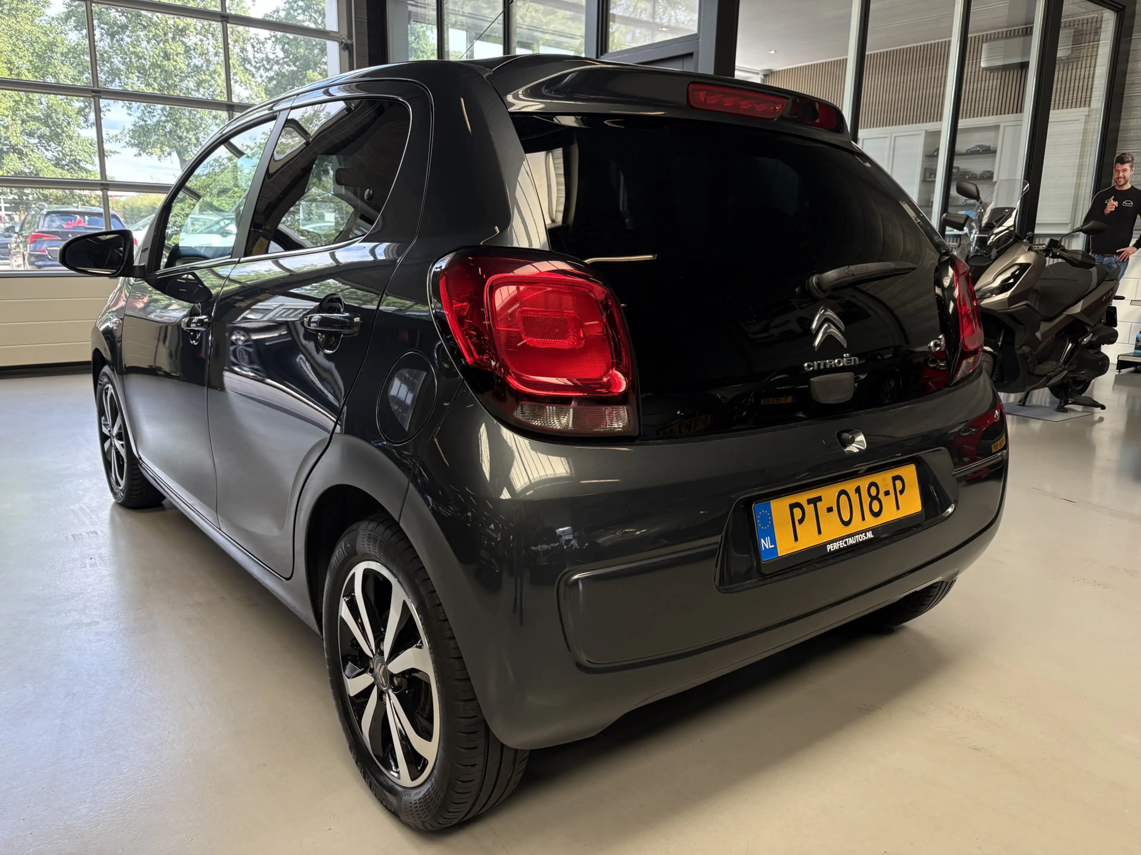 Citroen C1 1.0 VTi Shine Led, Lichtmetalen velgen, Camera — photo 2