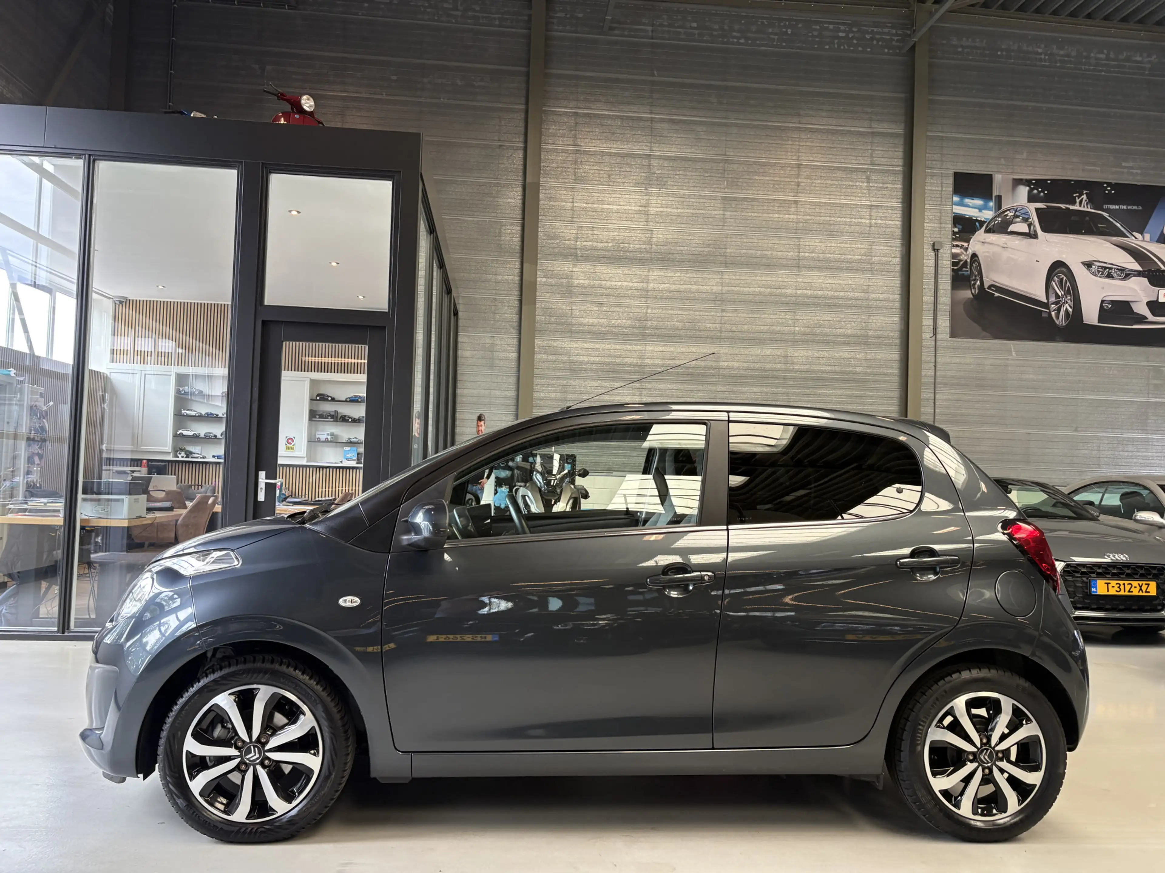 Citroen C1 1.0 VTi Shine Led, Lichtmetalen velgen, Camera — photo 14