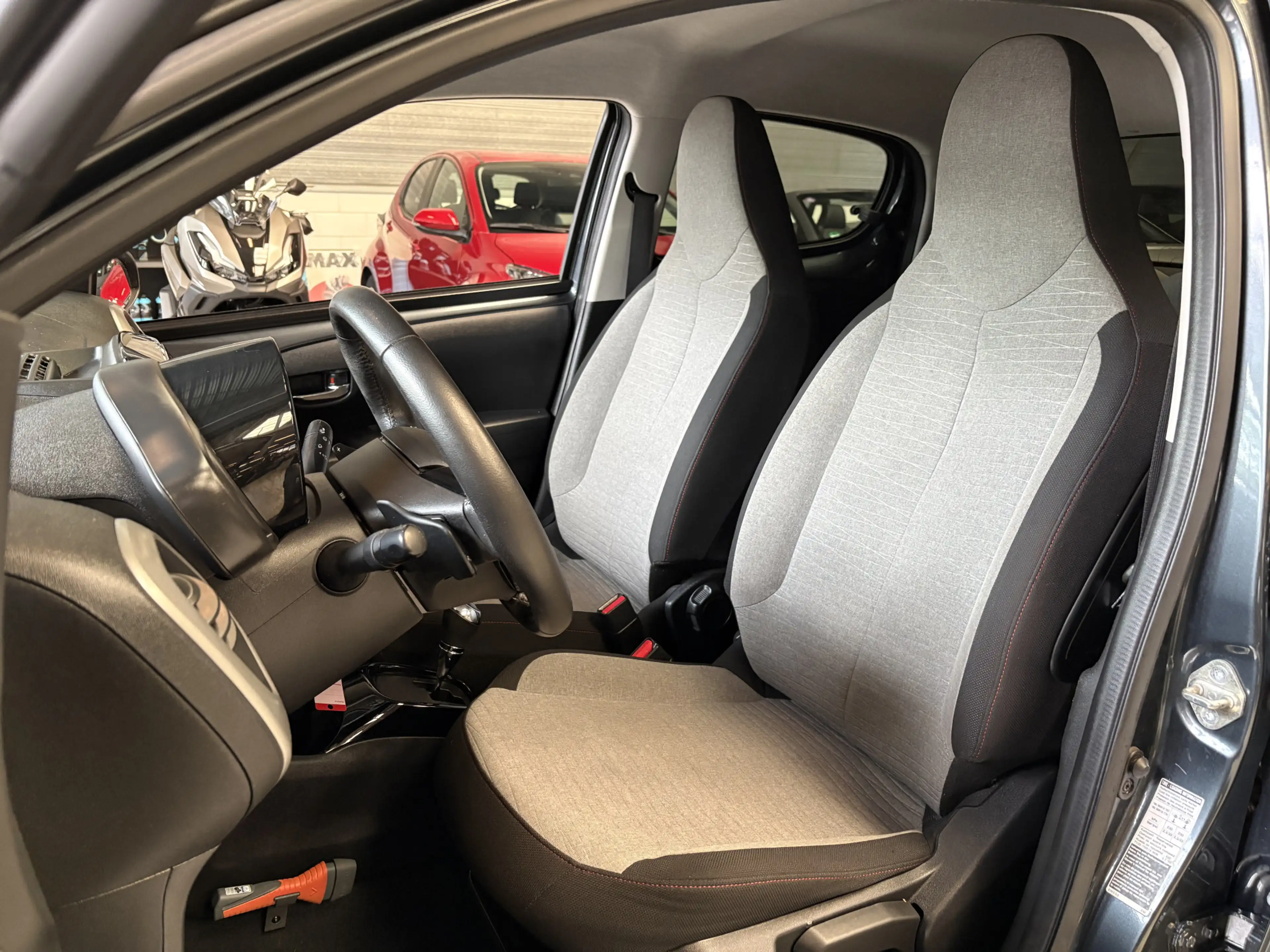 Citroen C1 1.0 VTi Shine Led, Lichtmetalen velgen, Camera — photo 15