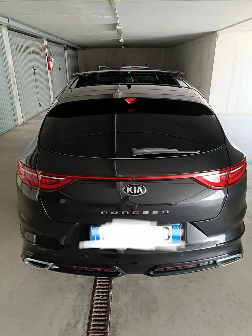 Kia ProCeed / pro_cee'd ProCeed+1.5+t-gdi+mhev+GT+Line+160cv+dct Schwarz - 2