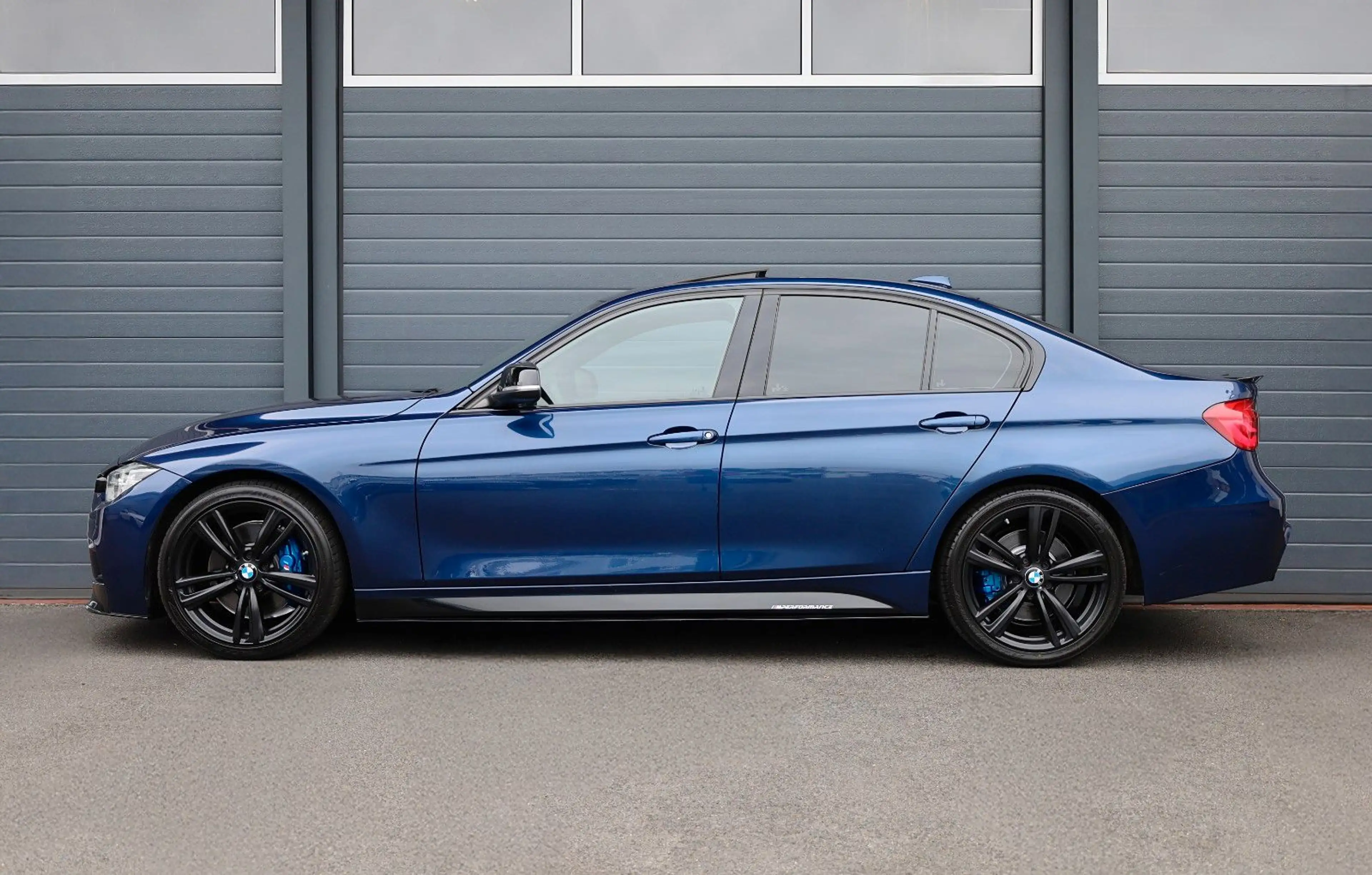 BMW 340 i xDrive M/HUD/H&K/SHZ/LHZ/LED/KAMERA/R20 — photo 4