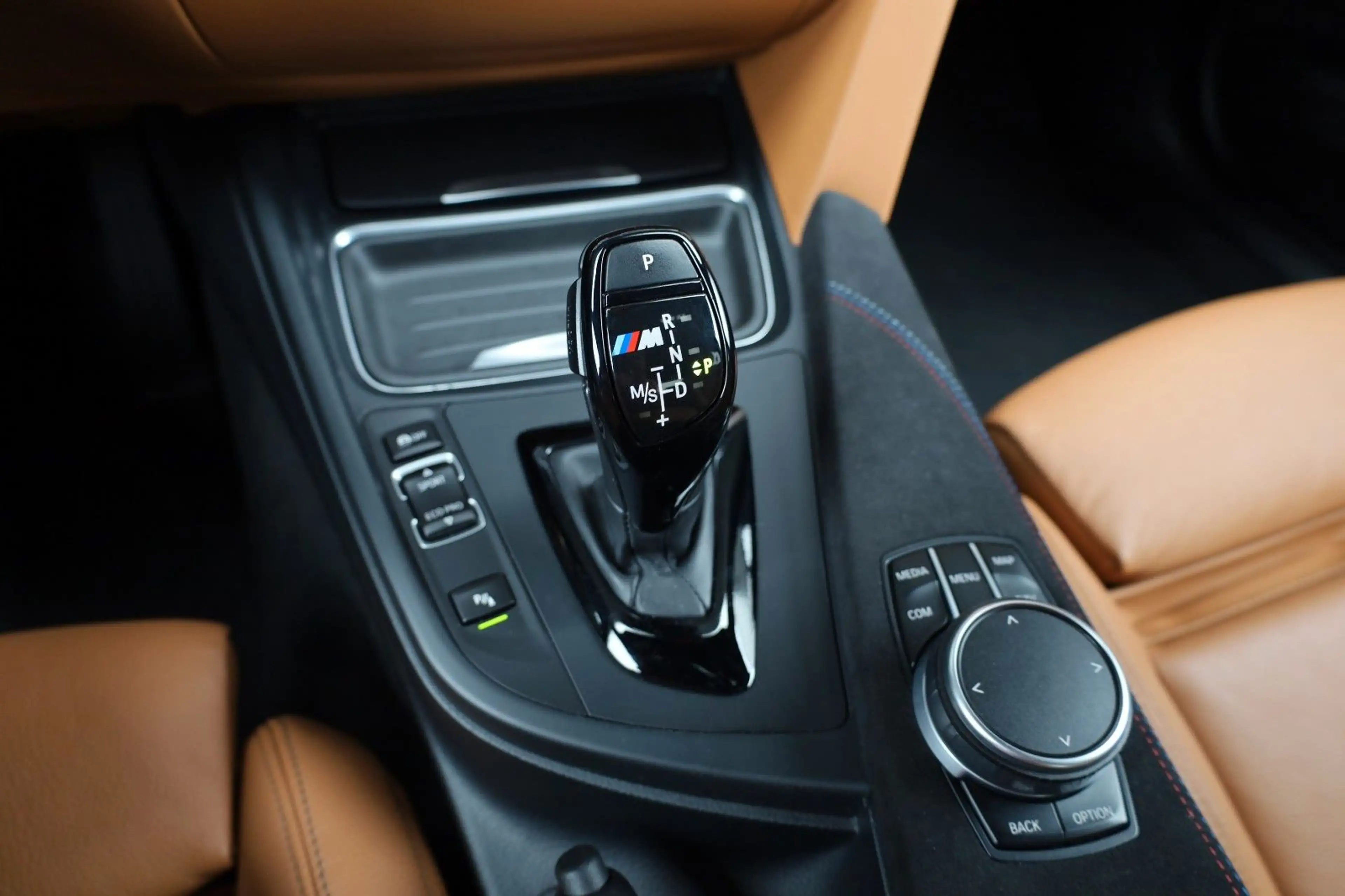 BMW 340 i xDrive M/HUD/H&K/SHZ/LHZ/LED/KAMERA/R20 — photo 14