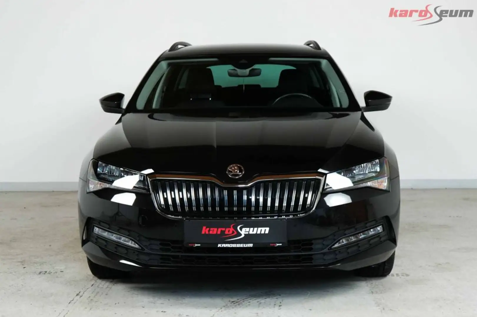 Skoda Superb Ambition Aut. | WIE NEU | Standheizung Schwarz - 2