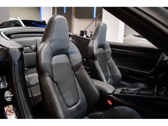 Porsche 911 view 10