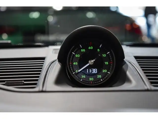 Porsche 911 view 20