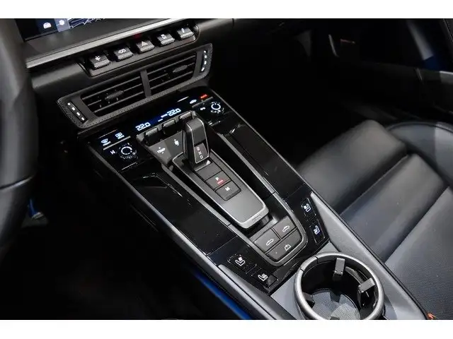 Porsche 911 view 15