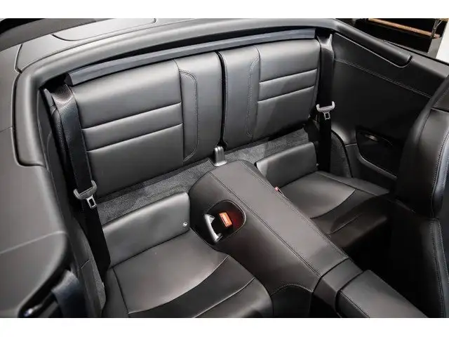 Porsche 911 view 12